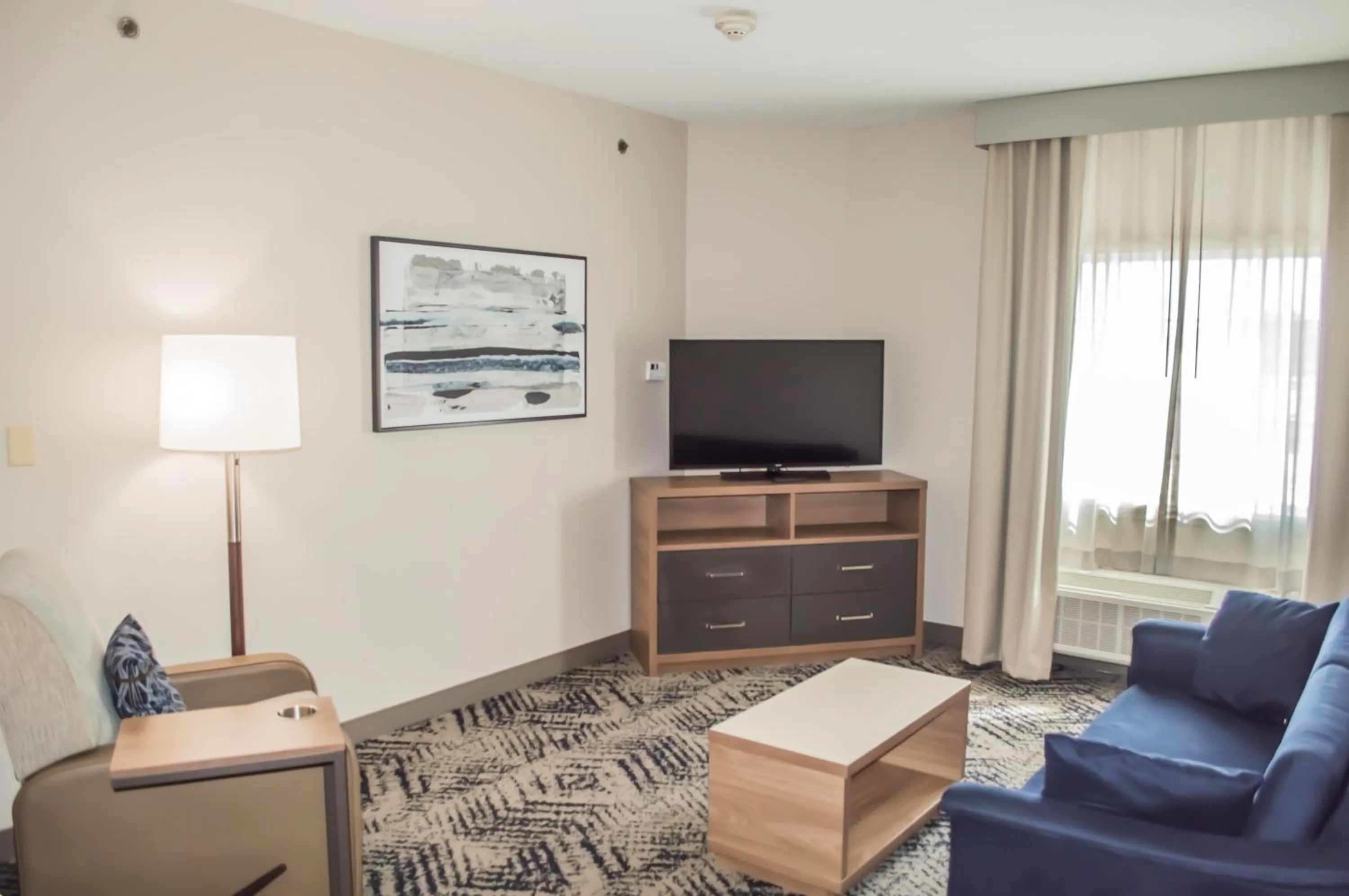 Living room in Candlewood Suites Longview by IHG