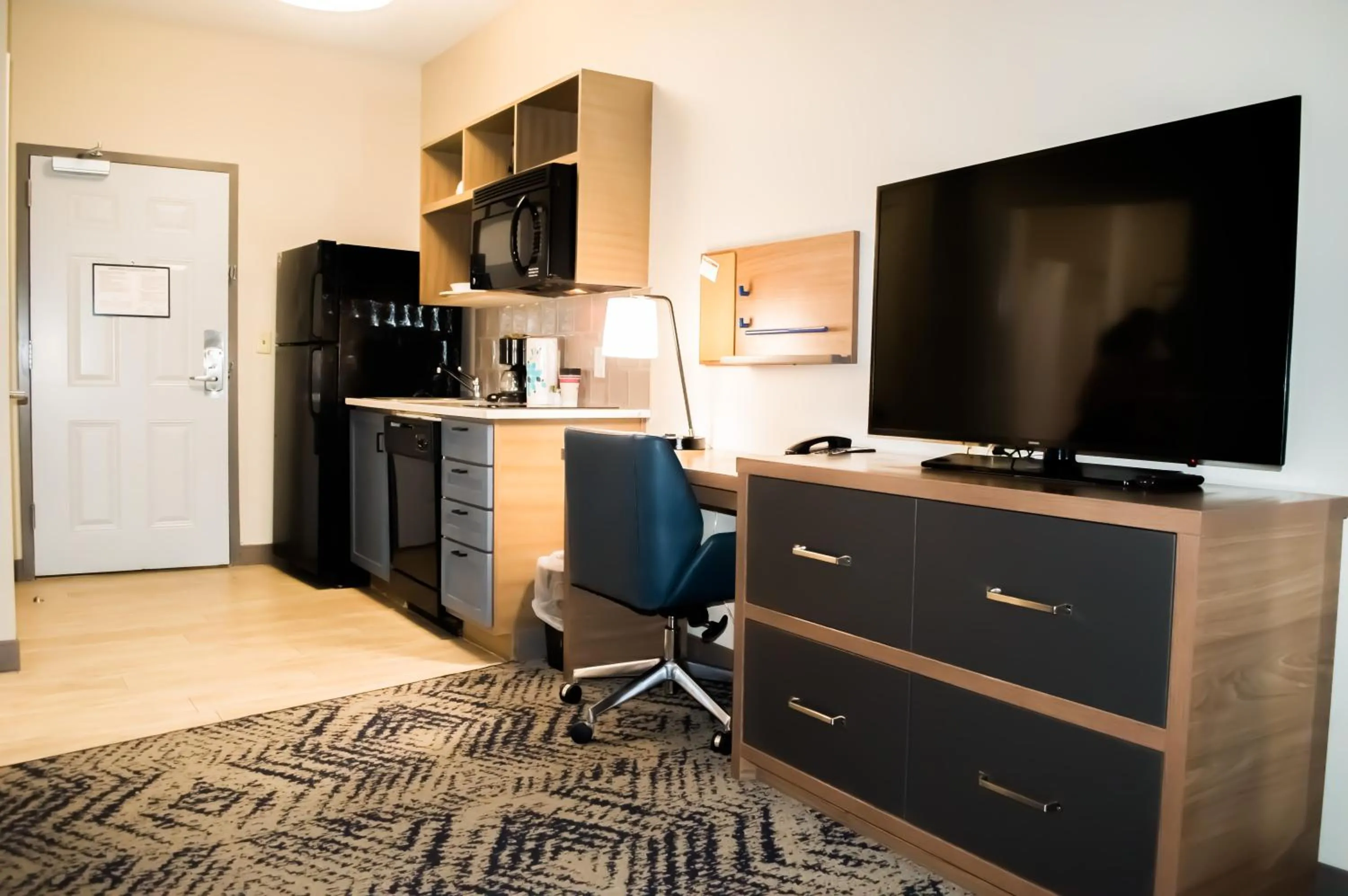 kitchen in Candlewood Suites Longview by IHG