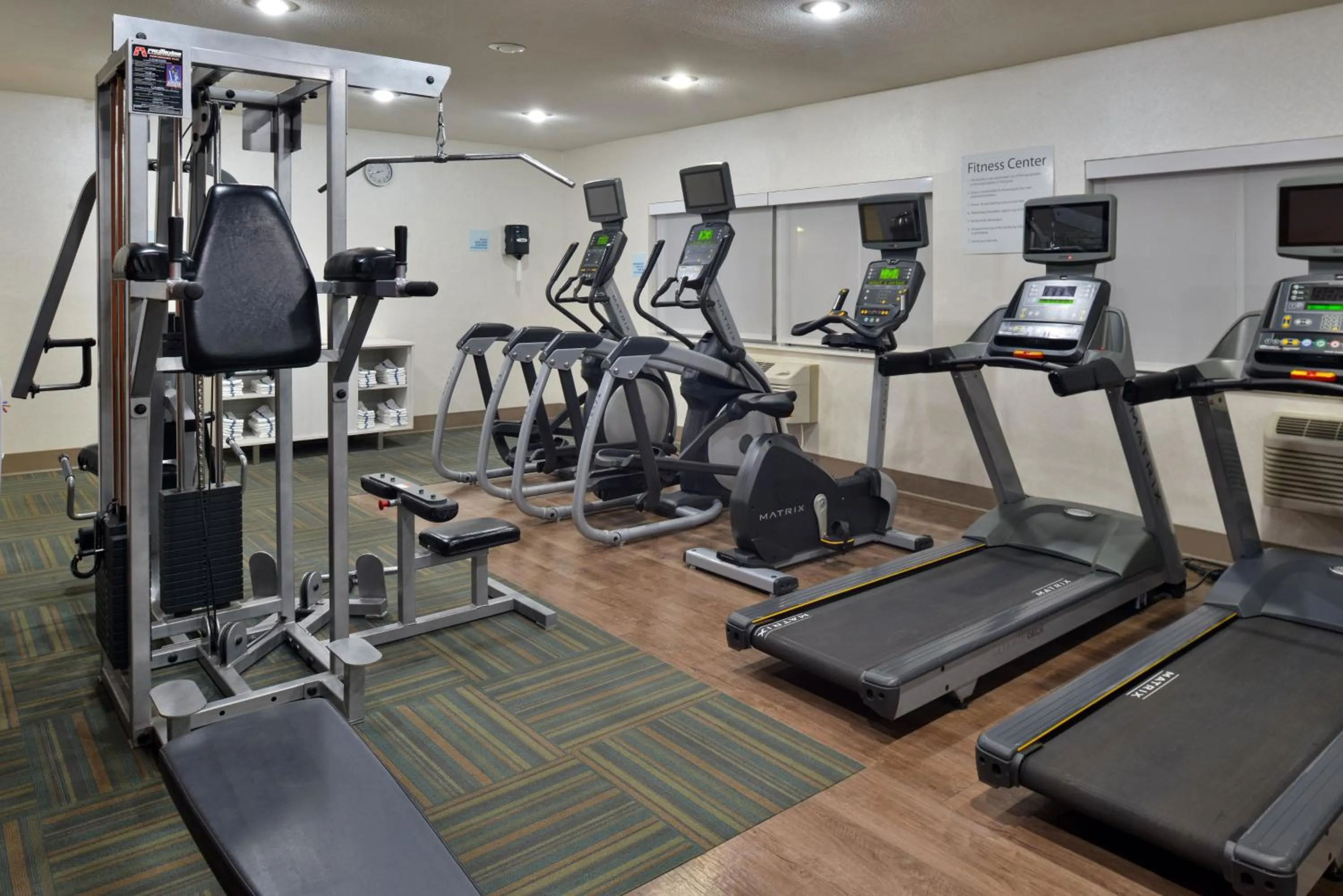 Fitness centre/facilities in Holiday Inn Express & Suites Farmington Bloomfield by IHG
