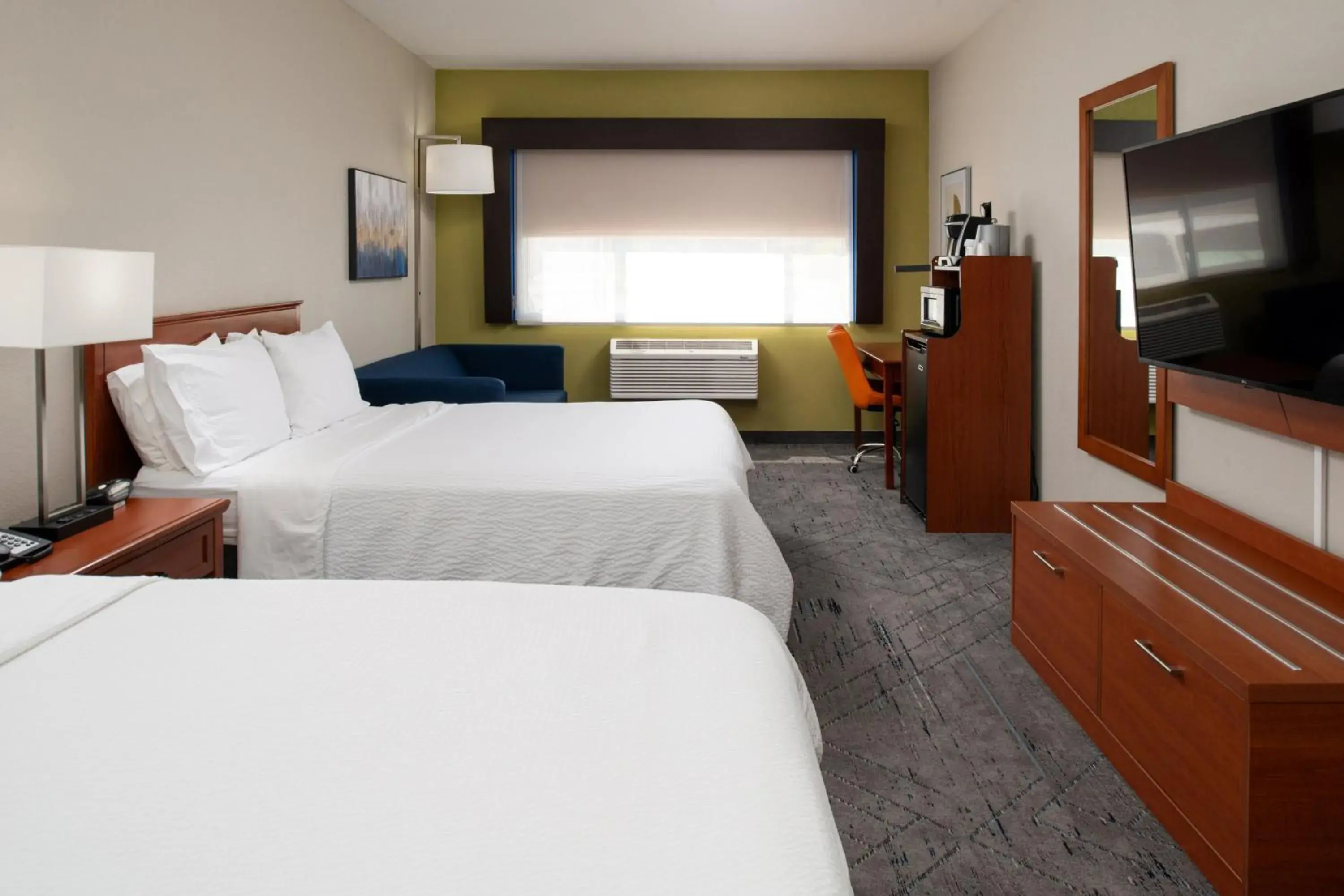 Queen Room with Two Queen Beds and Sofa Bed in Holiday Inn Express & Suites Farmington Bloomfield by IHG Queen Room with Two Queen Beds and Sofa Bed in Holiday Inn Express & Suites Farmington Bloomfield by IHG