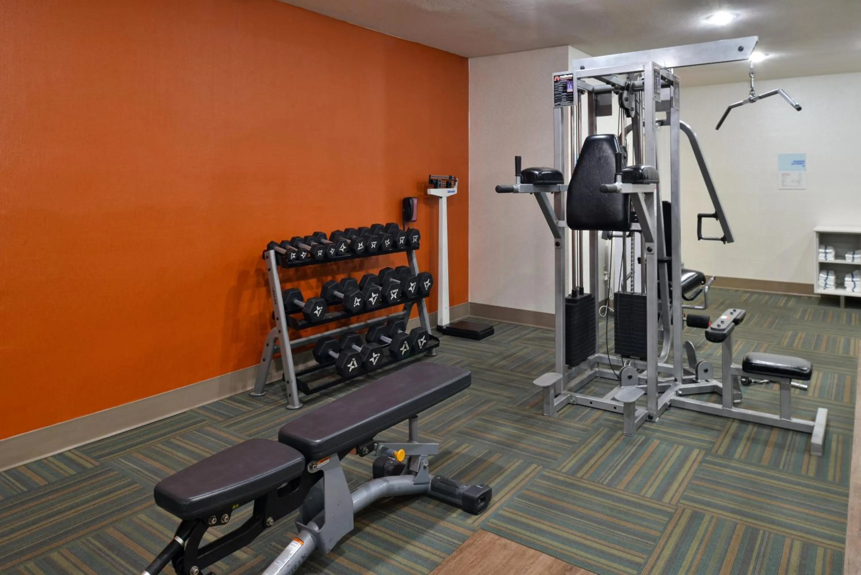 Fitness centre/facilities in Holiday Inn Express & Suites Farmington Bloomfield by IHG
