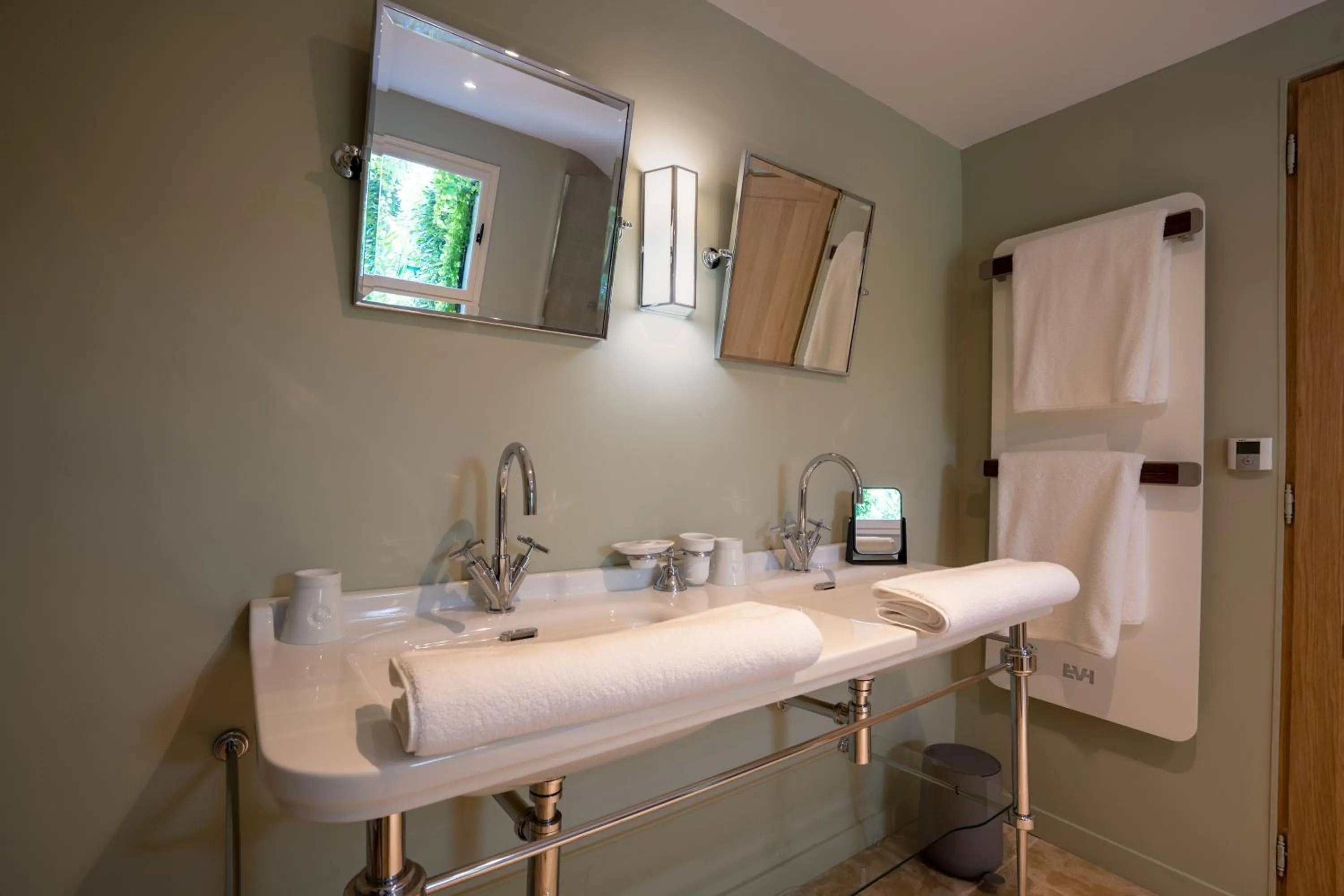 Bathroom in La Chapelle Saint Martin