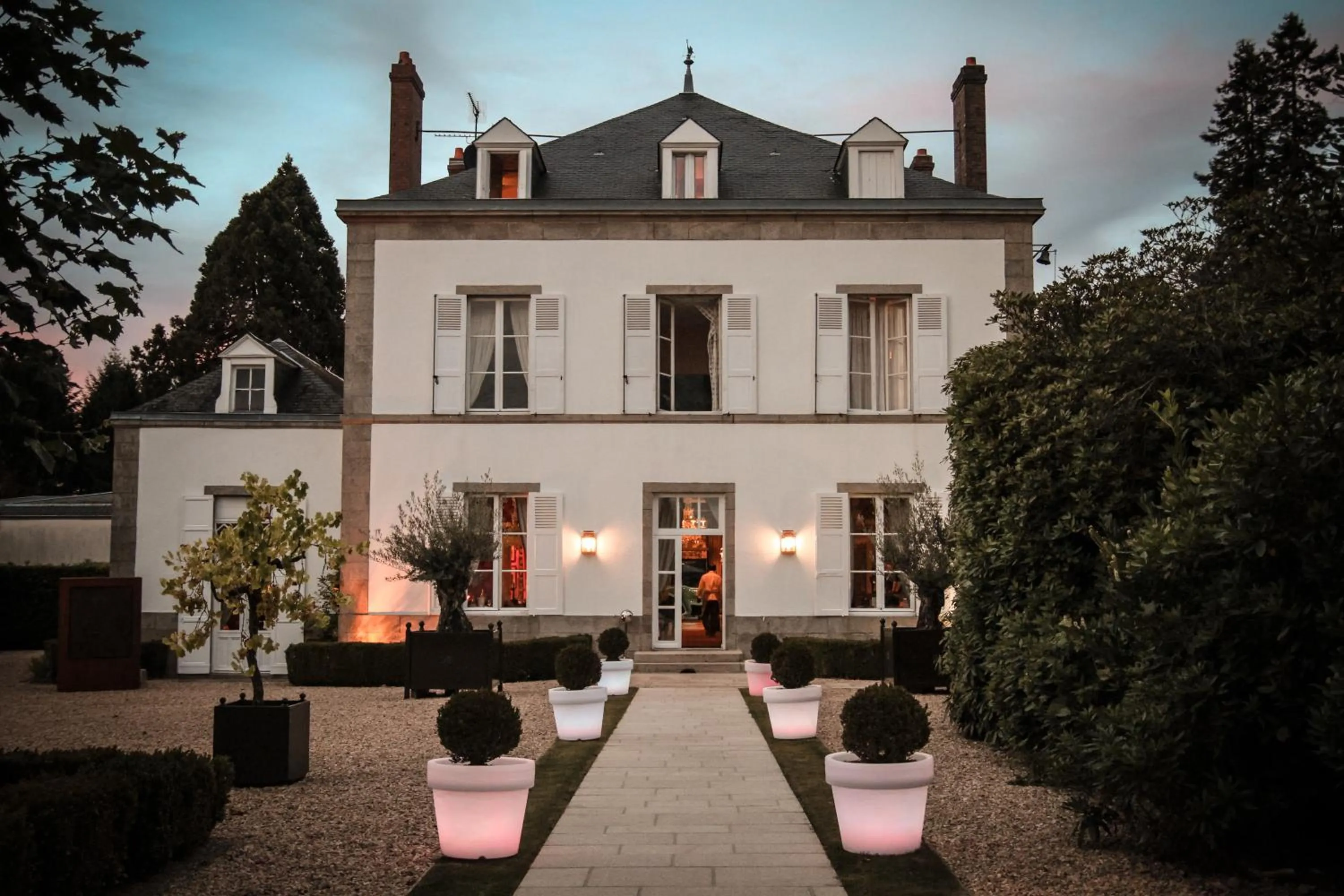 Property building in La Chapelle Saint Martin