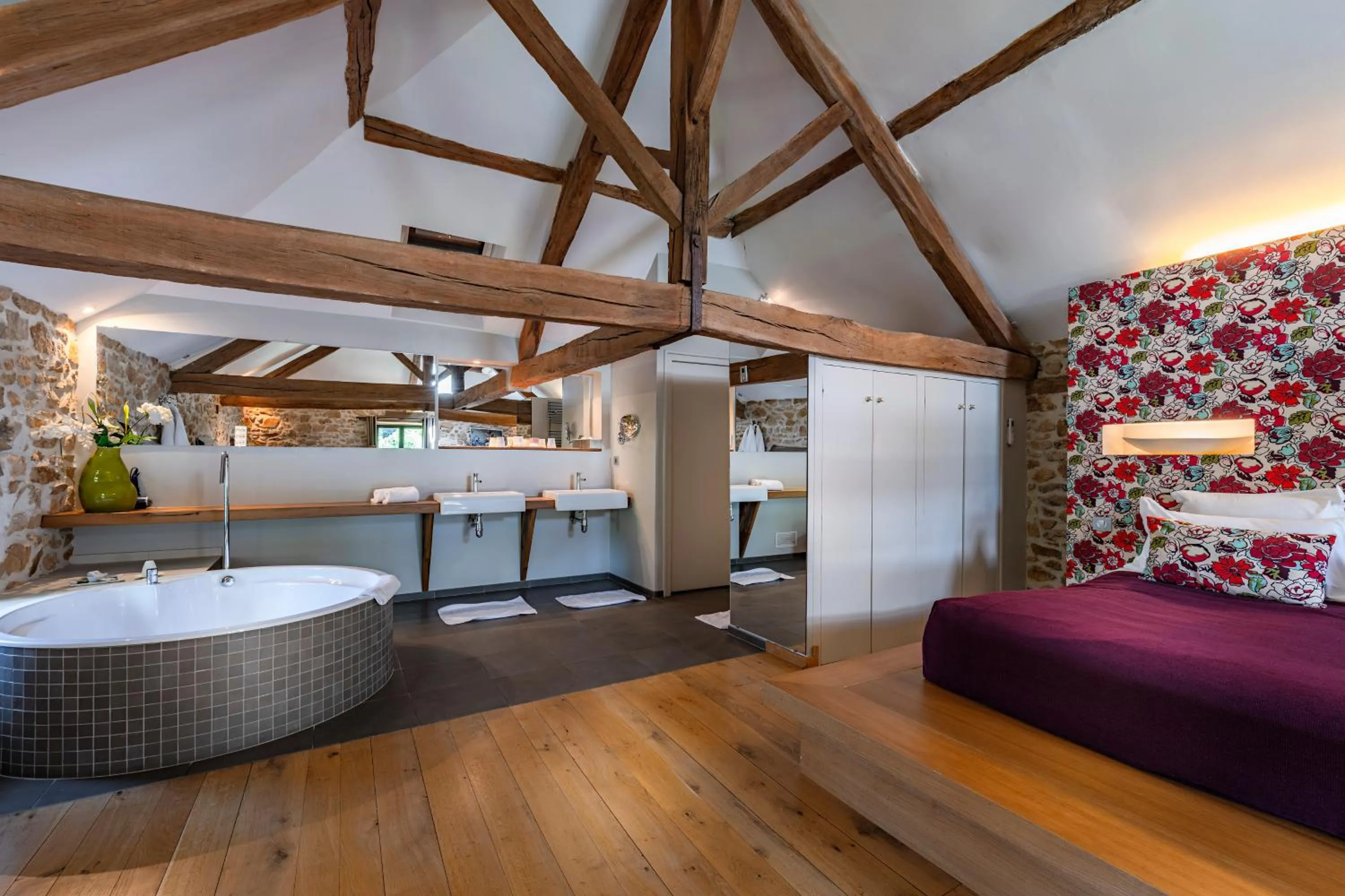 Bathroom in La Chapelle Saint Martin