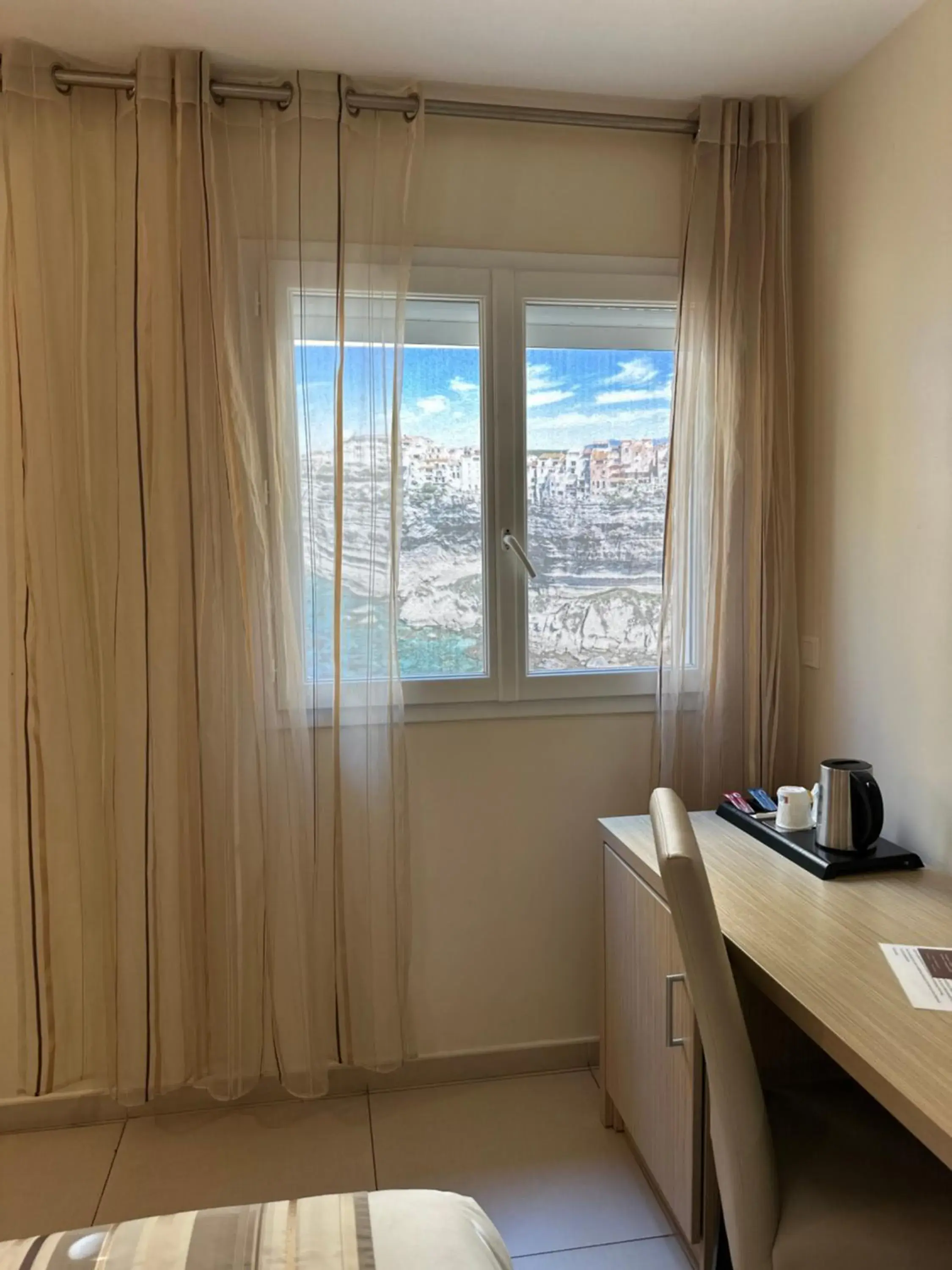 Economy Double Room with Wall View in Hôtel A Madonetta Economy Double Room with Wall View in Hôtel A Madonetta