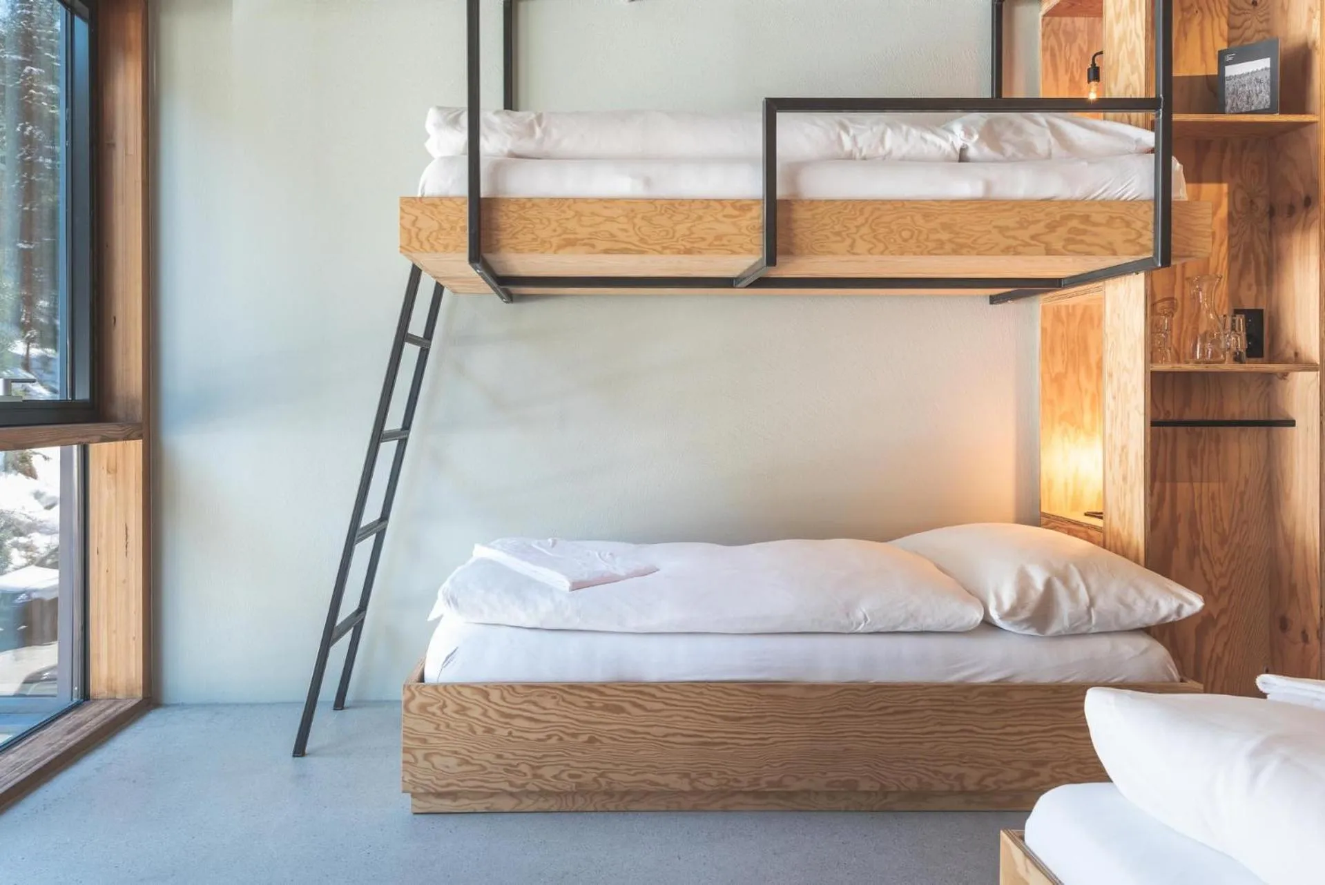 Bedroom, Bed in Riders Hotel