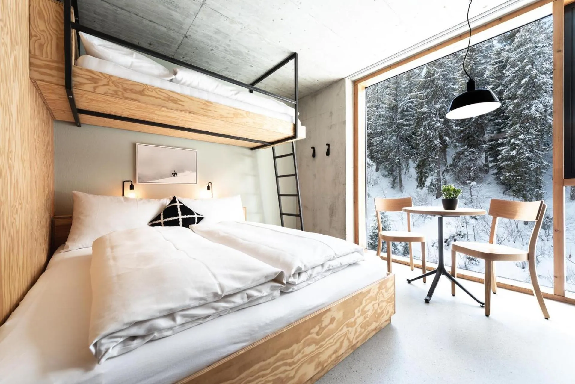 Property building, Bed in Riders Hotel