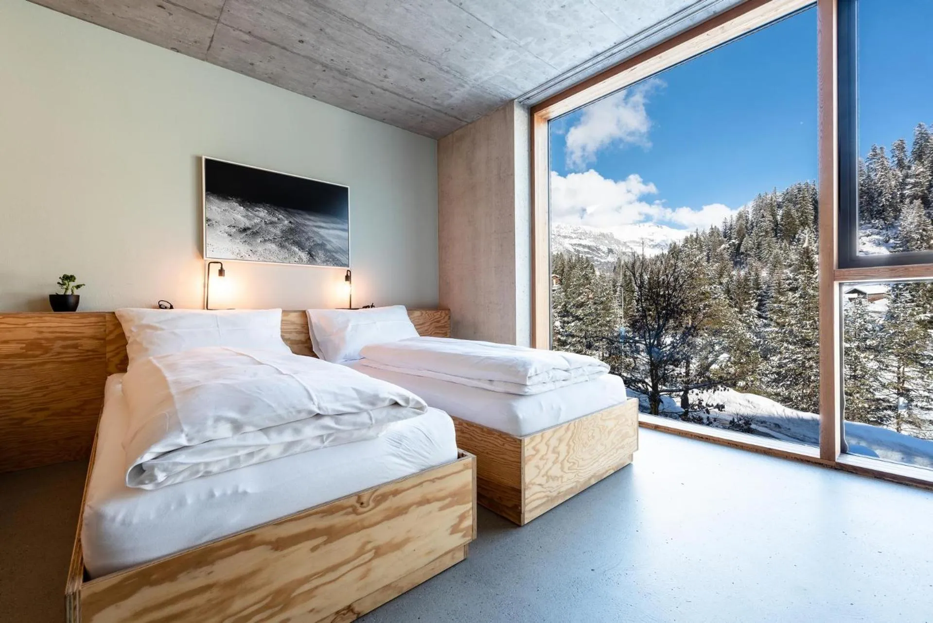 Bedroom, Bed in Riders Hotel