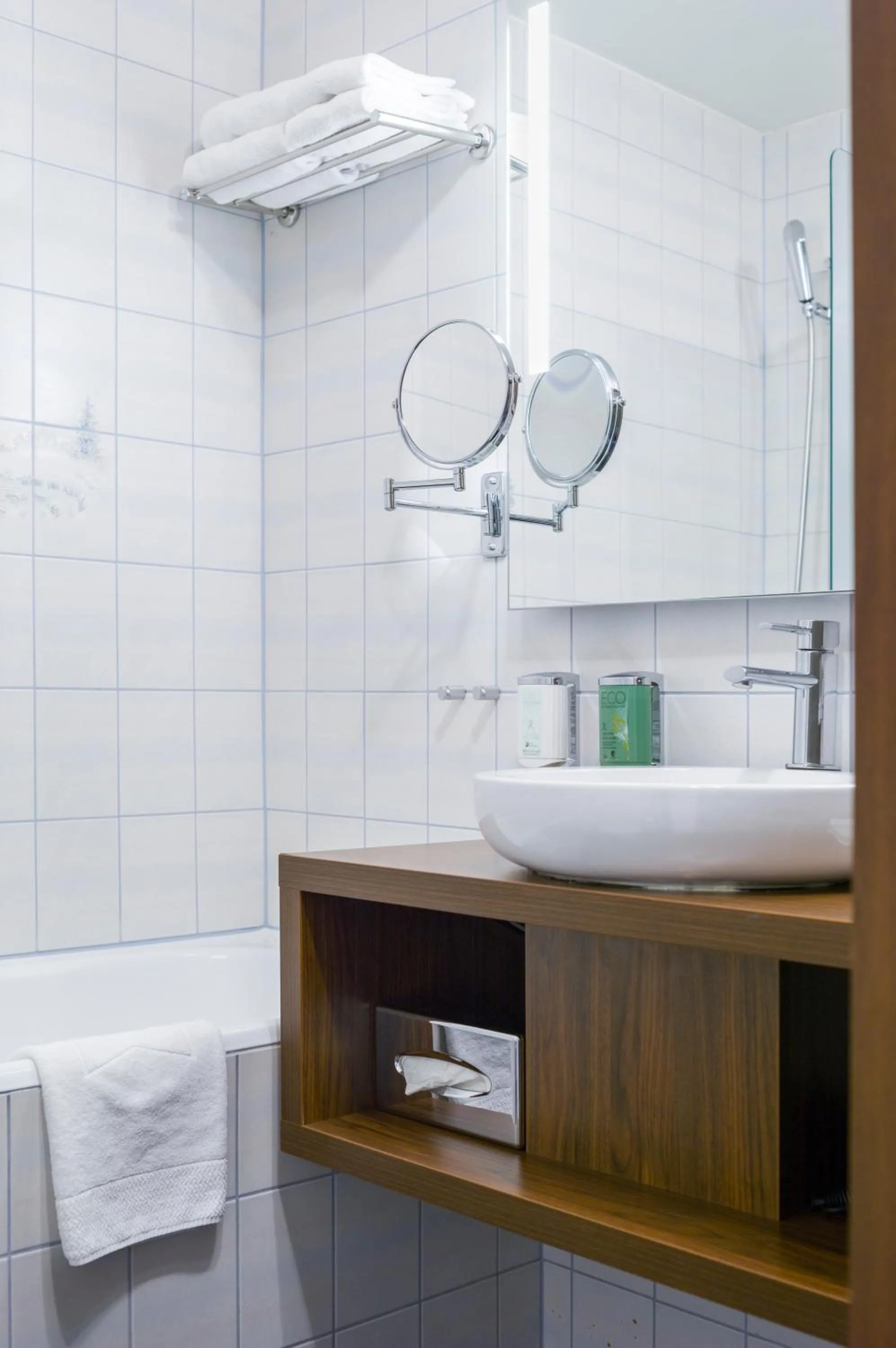 Shower in signinahotel