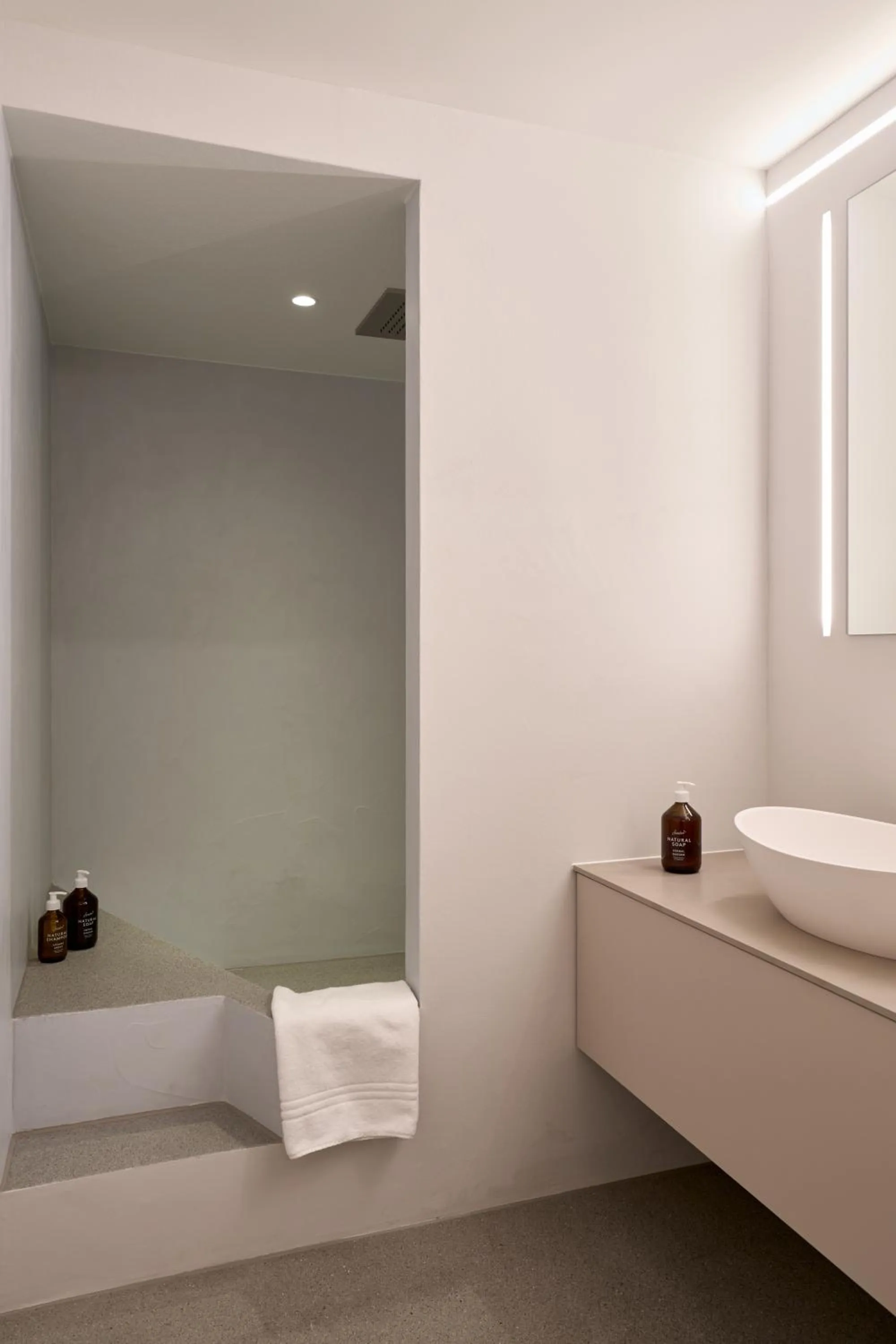 Bathroom in rocksresort