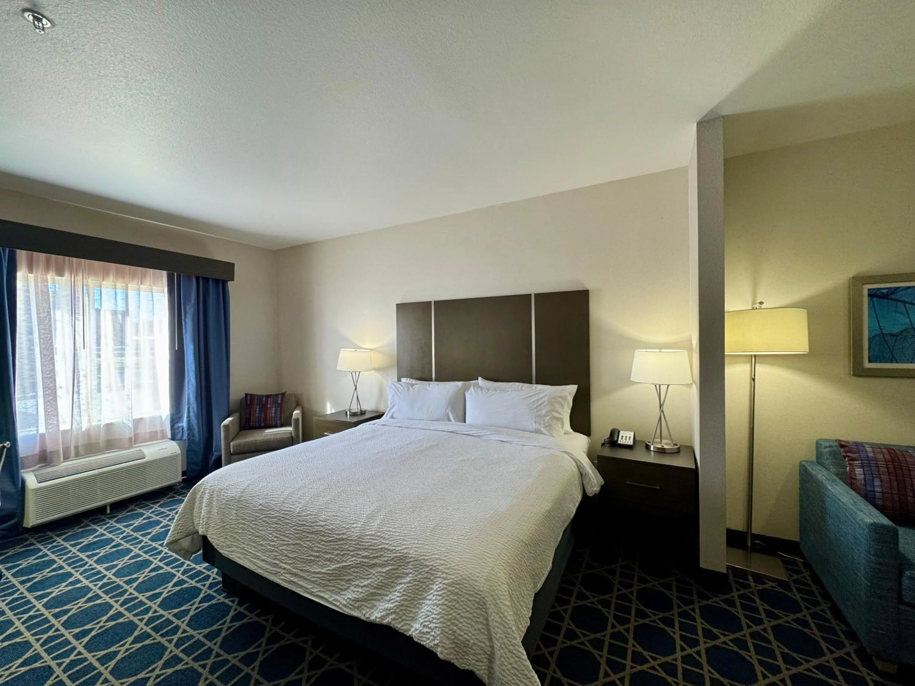 Bedroom, Bed in Best Western Plus Longview – University Hotel