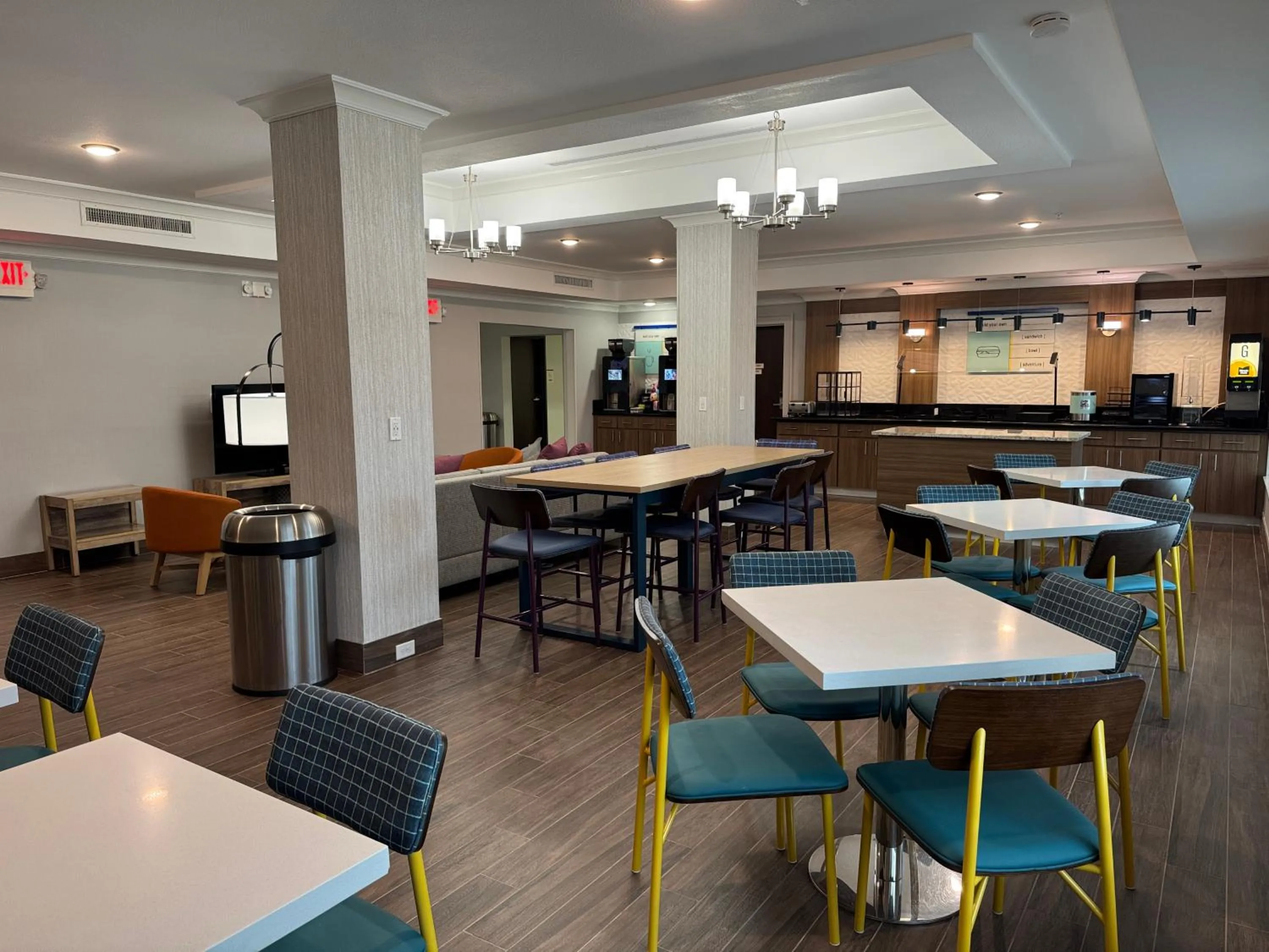 Restaurant/places to eat in Best Western Plus Longview – University Hotel