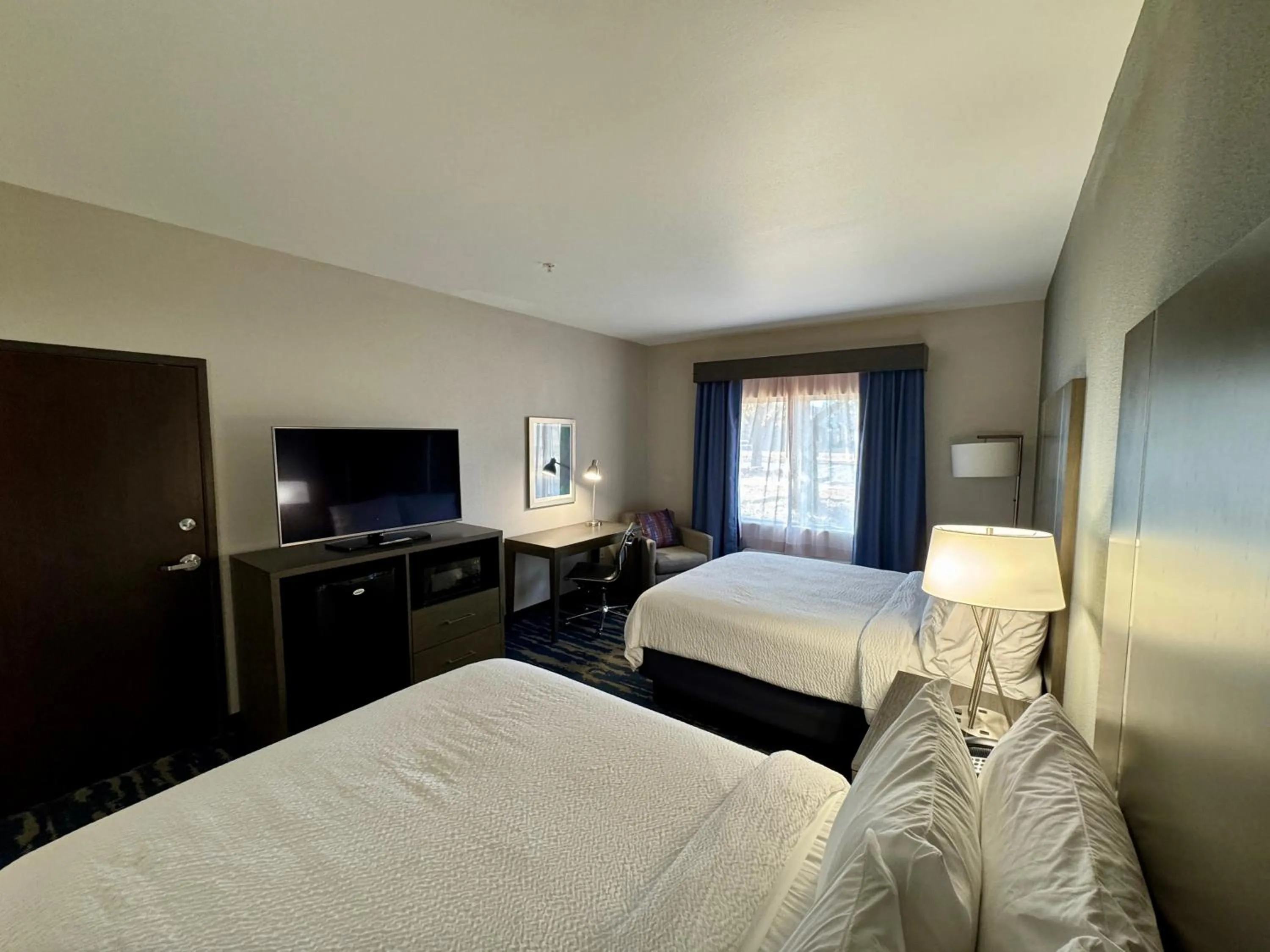 Bedroom, Bed in Best Western Plus Longview – University Hotel