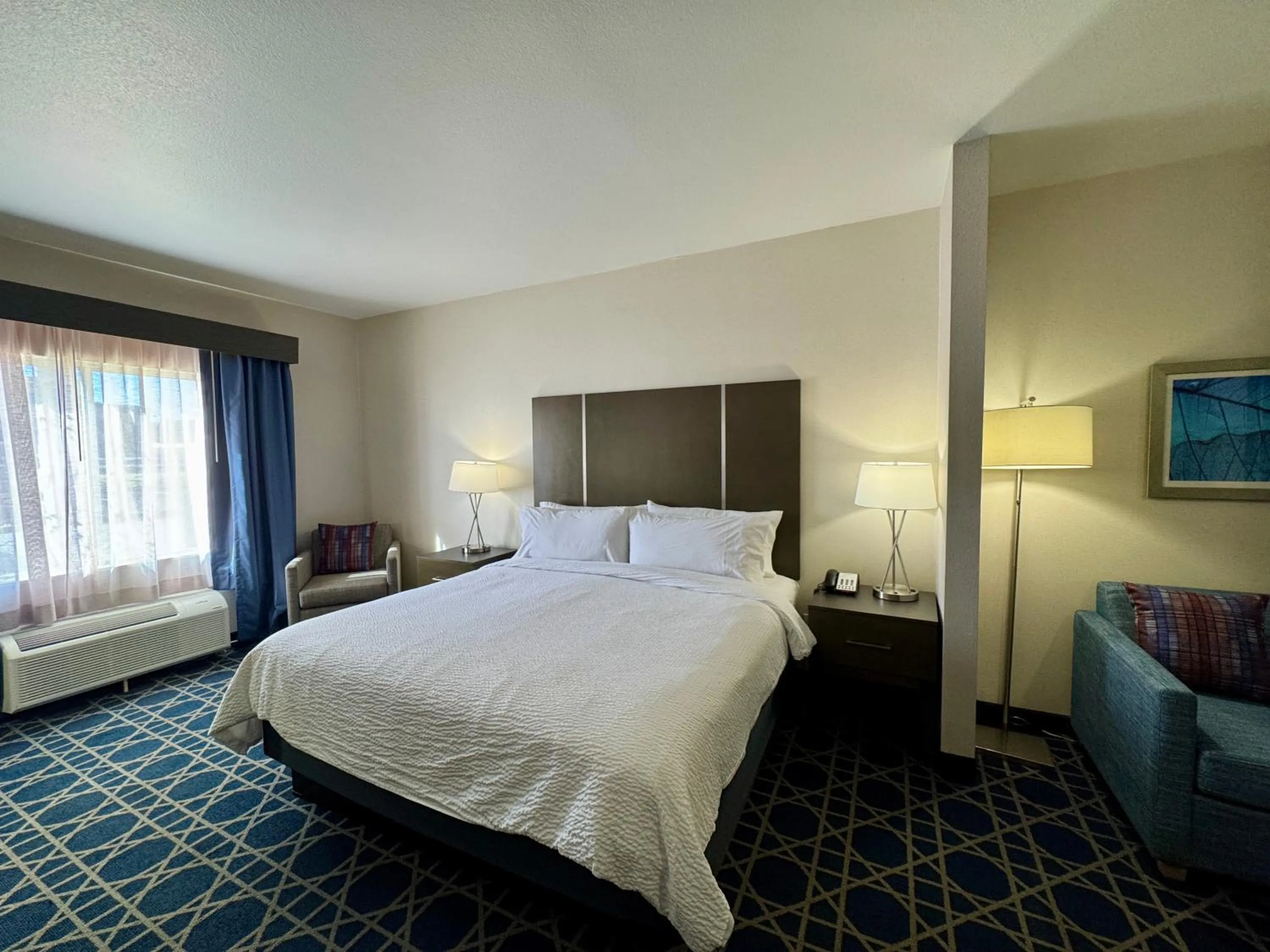 Bedroom, Bed in Best Western Plus Longview – University Hotel