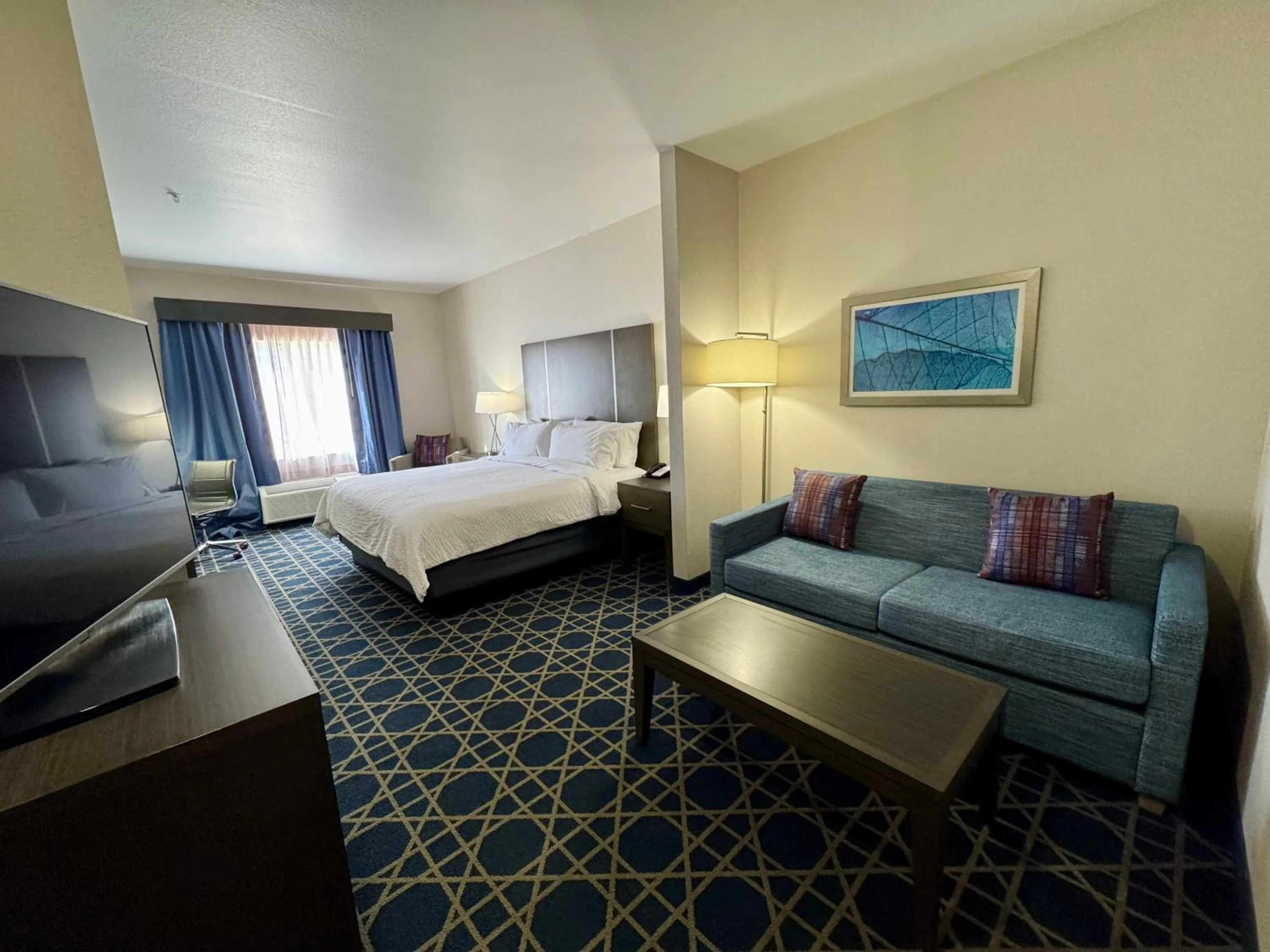 Bedroom, Bed in Best Western Plus Longview – University Hotel