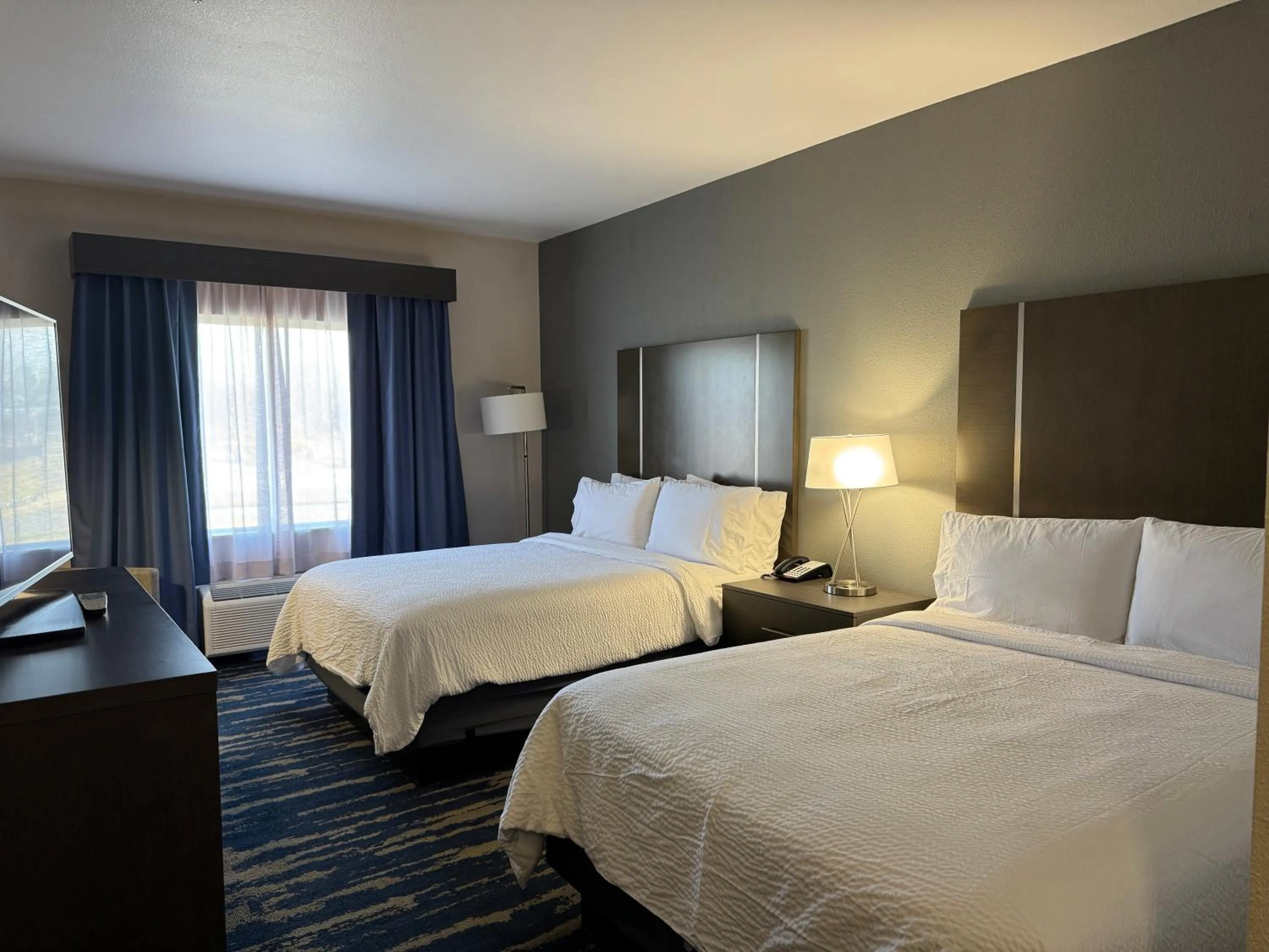 Bedroom, Bed in Best Western Plus Longview – University Hotel