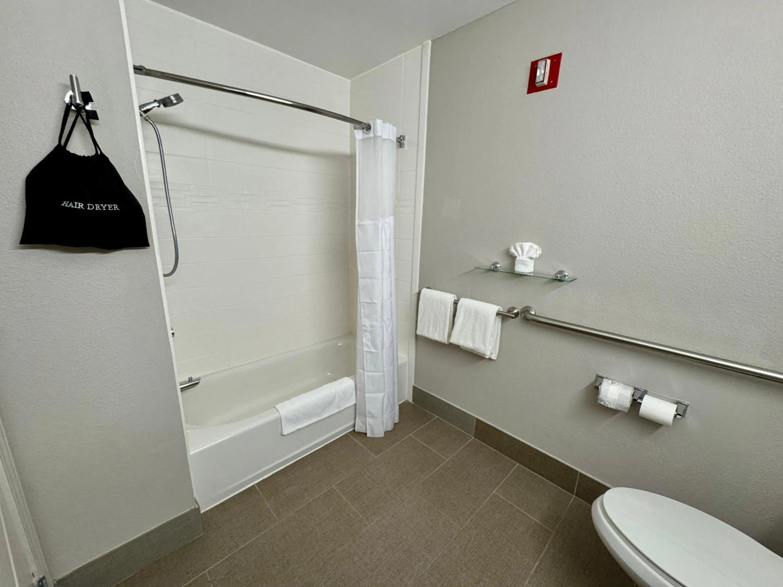 Bathroom in Best Western Plus Longview – University Hotel
