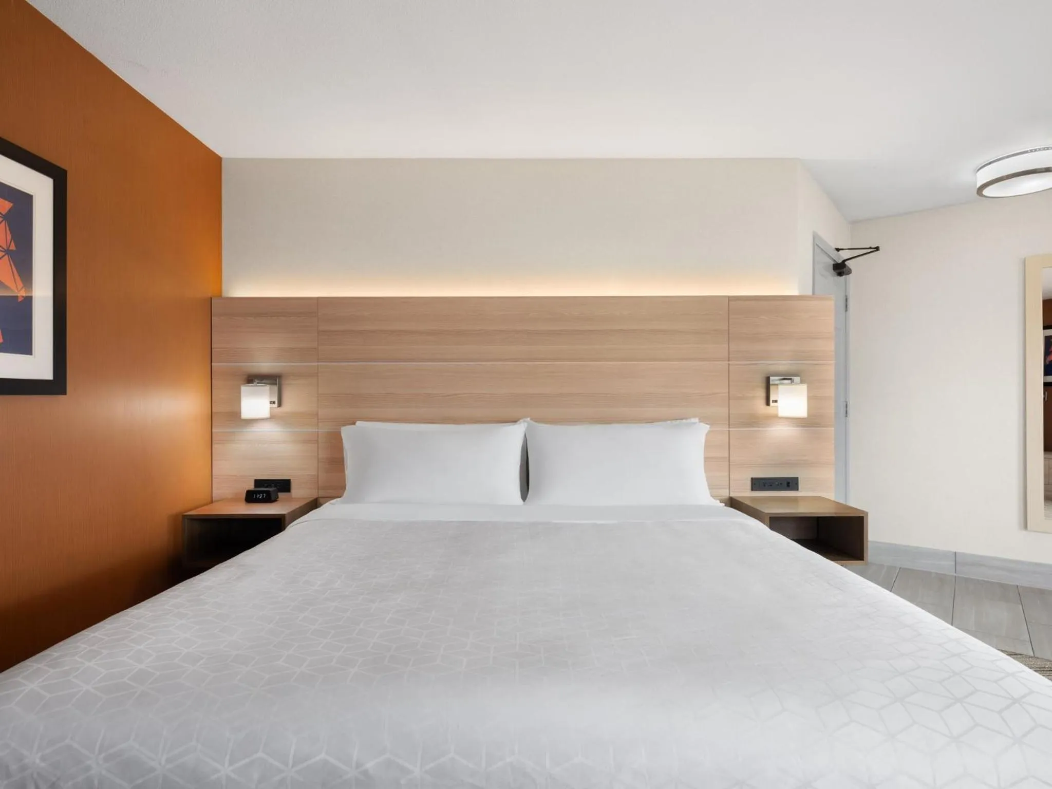 Photo of the whole room, Bed in Holiday Inn Express Fort Bragg by IHG