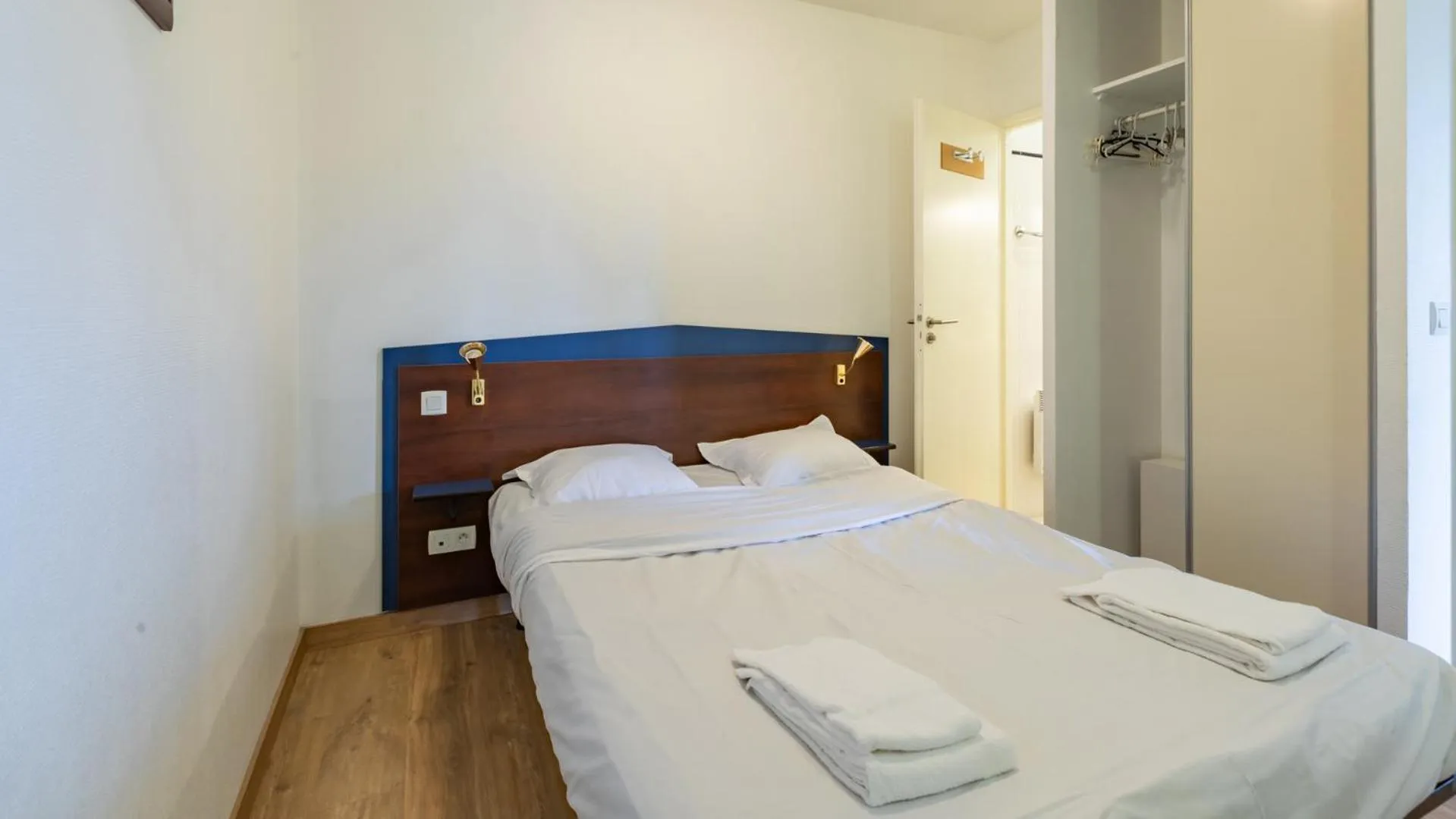 Bedroom, Bed in Vacancéole - Appart'Vacances Pyrénées 2000