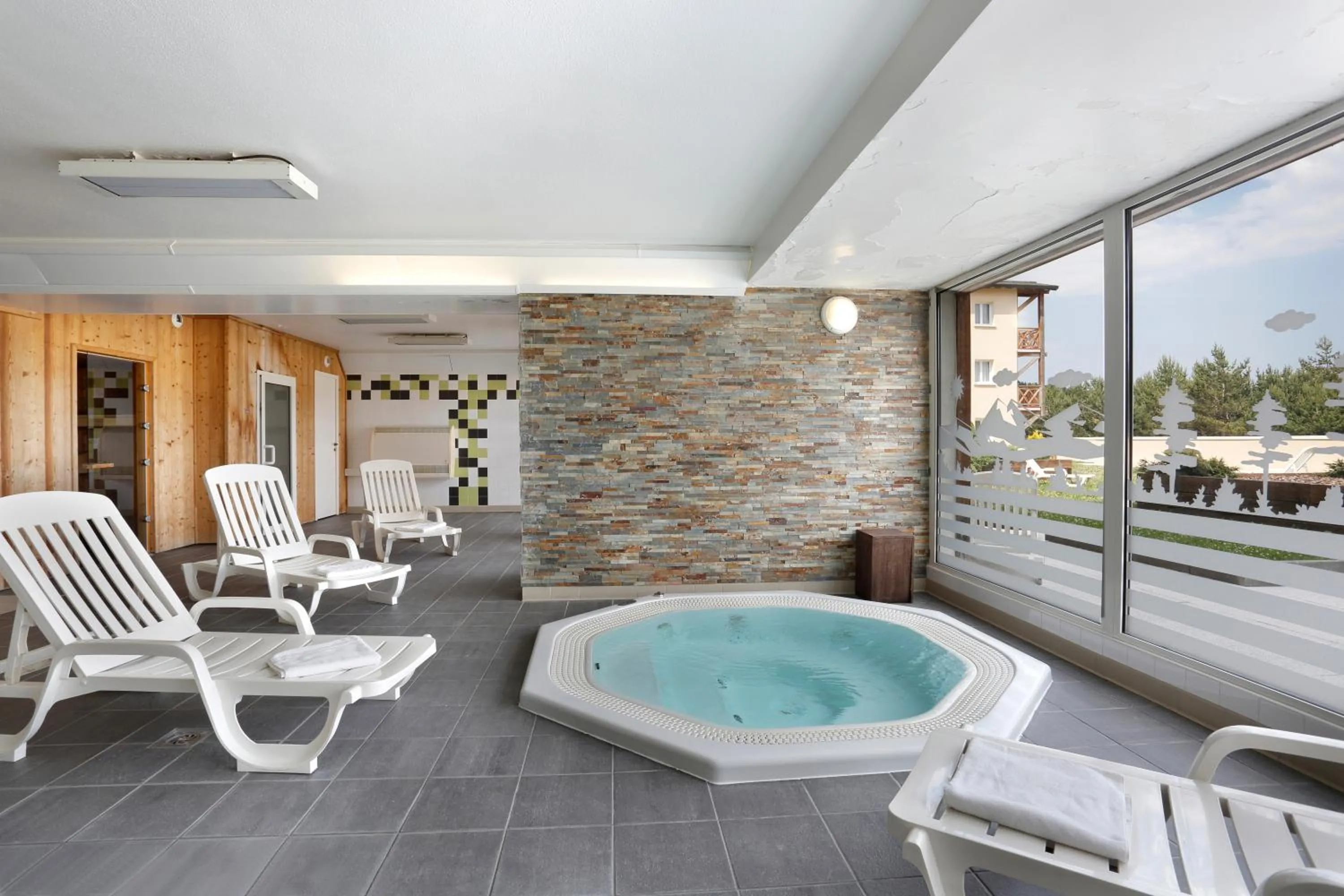 Spa and wellness centre/facilities in Vacancéole - Appart'Vacances Pyrénées 2000