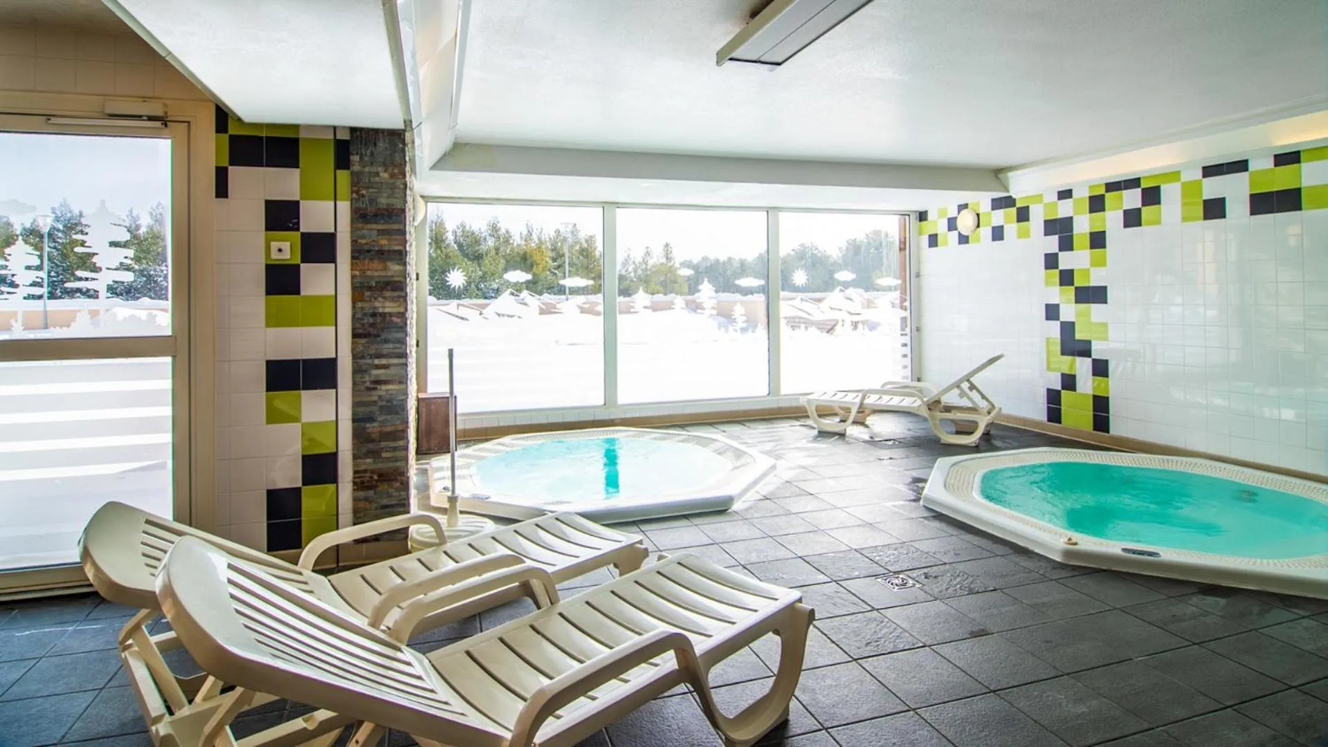 Spa and wellness centre/facilities in Vacancéole - Appart'Vacances Pyrénées 2000