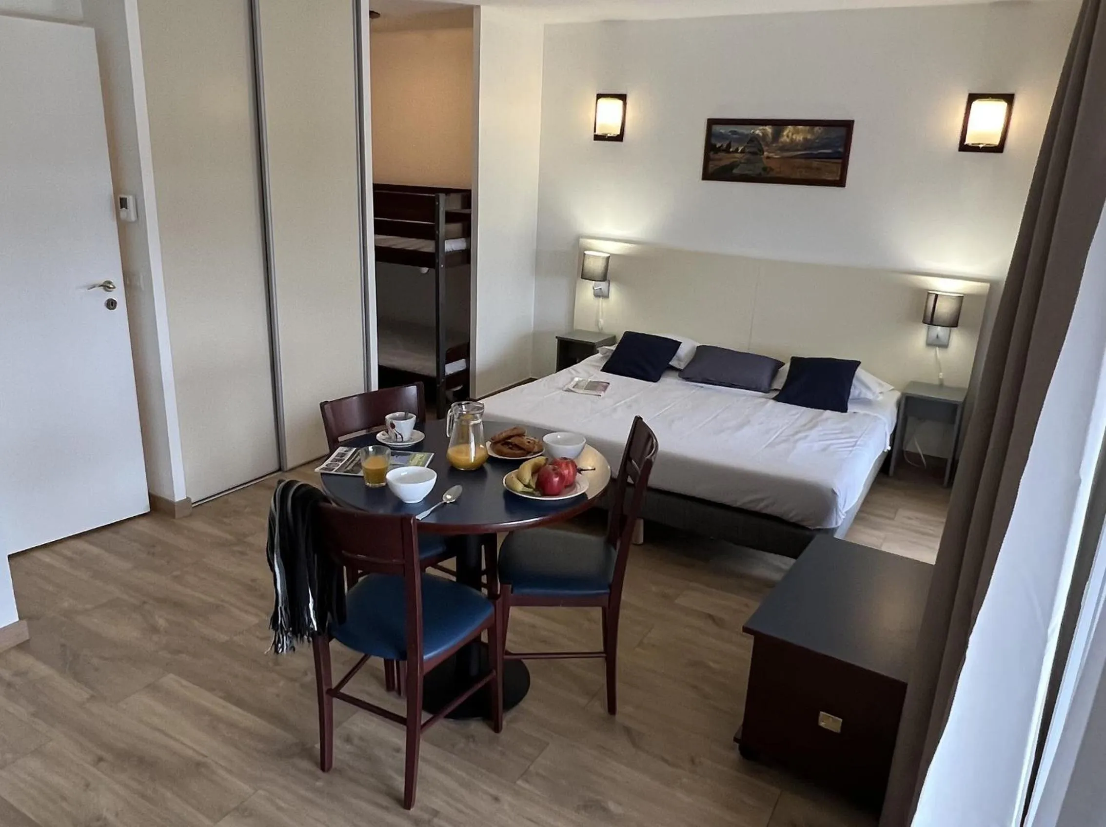 Seating area, Bed in Vacancéole - Appart'Vacances Pyrénées 2000