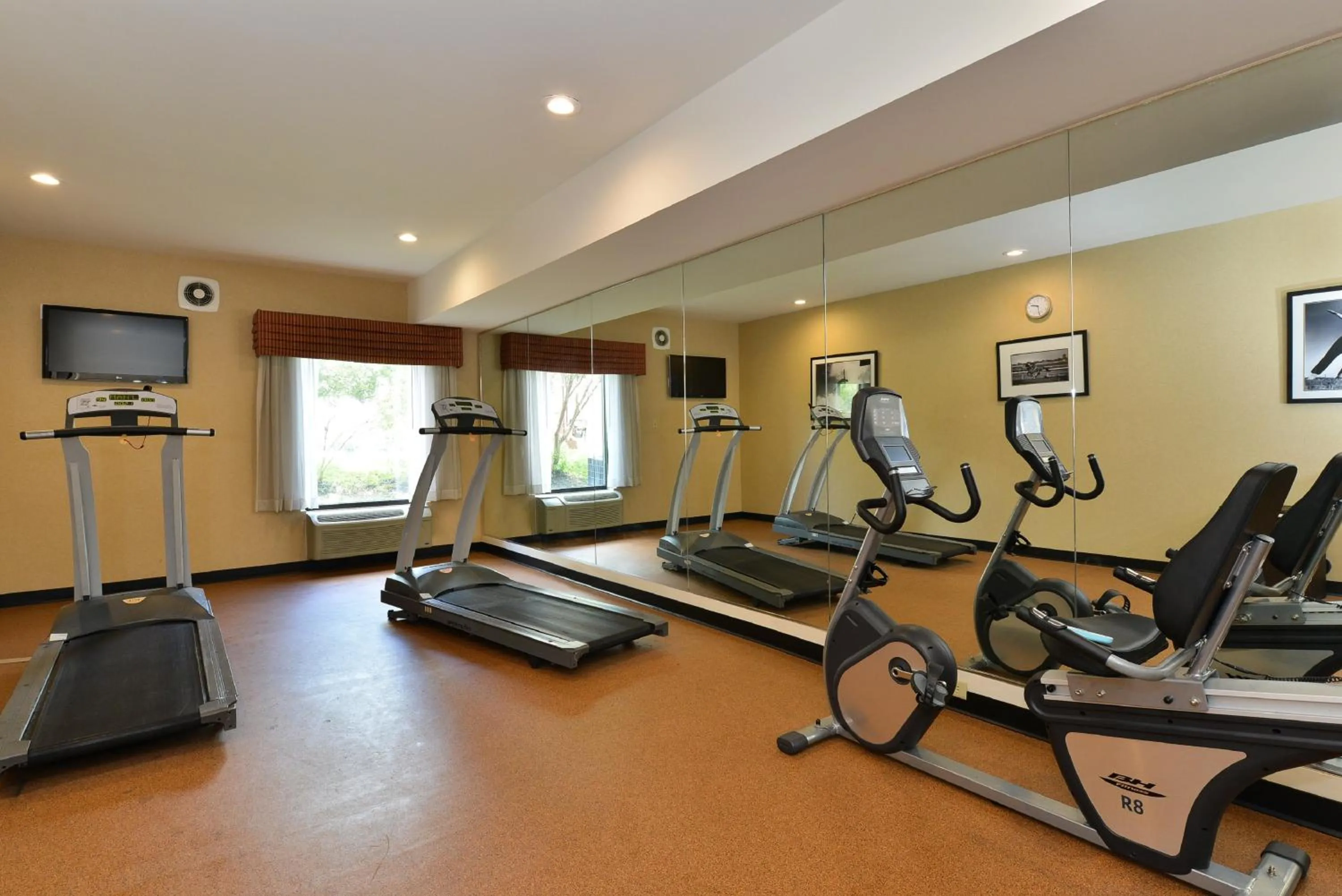Fitness centre/facilities in Holiday Inn Express Hotel & Suites Petersburg/Dinwiddie by IHG