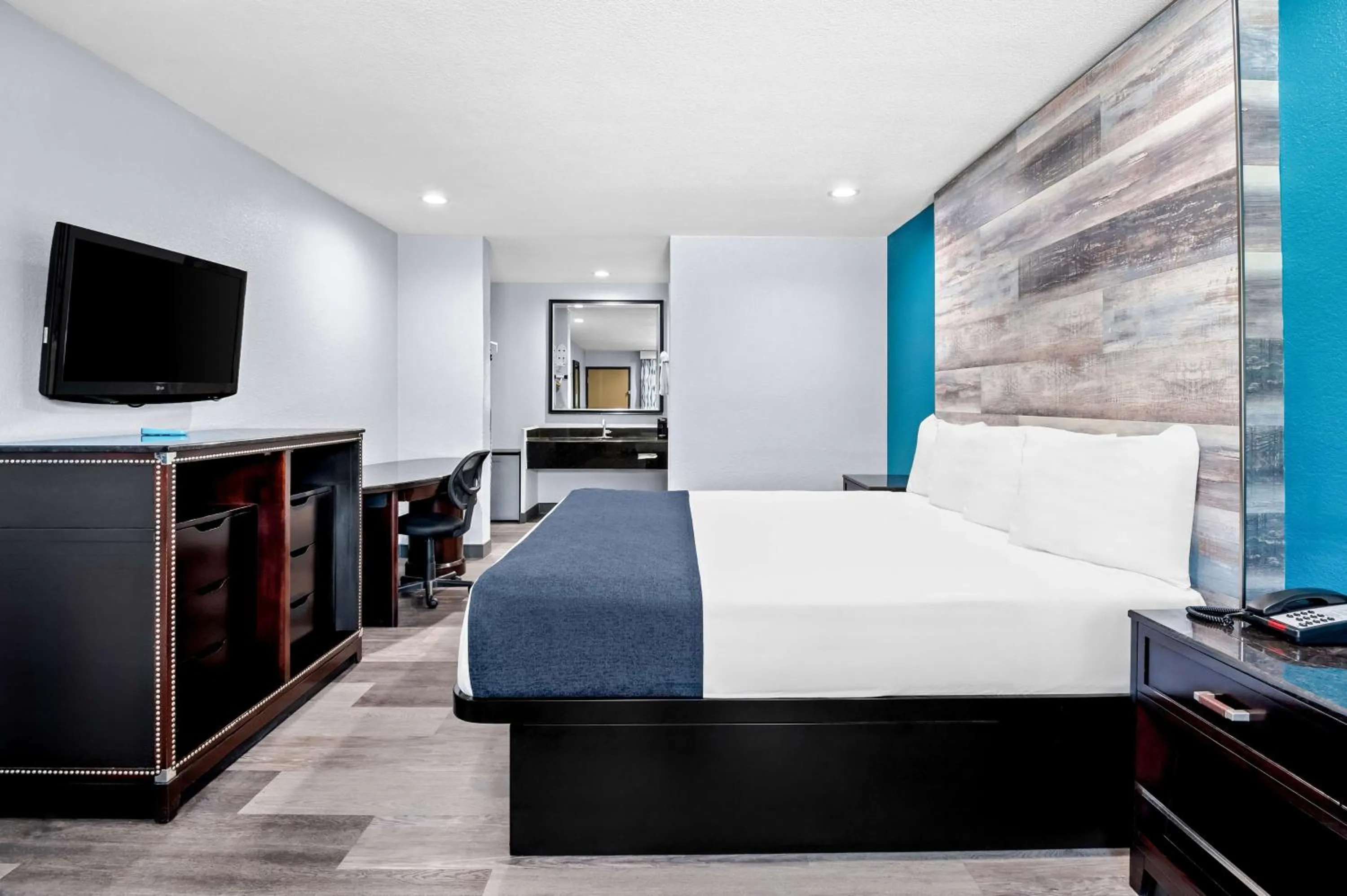 Bedroom, Bed in SureStay Hotel by Best Western Buena Park Anaheim