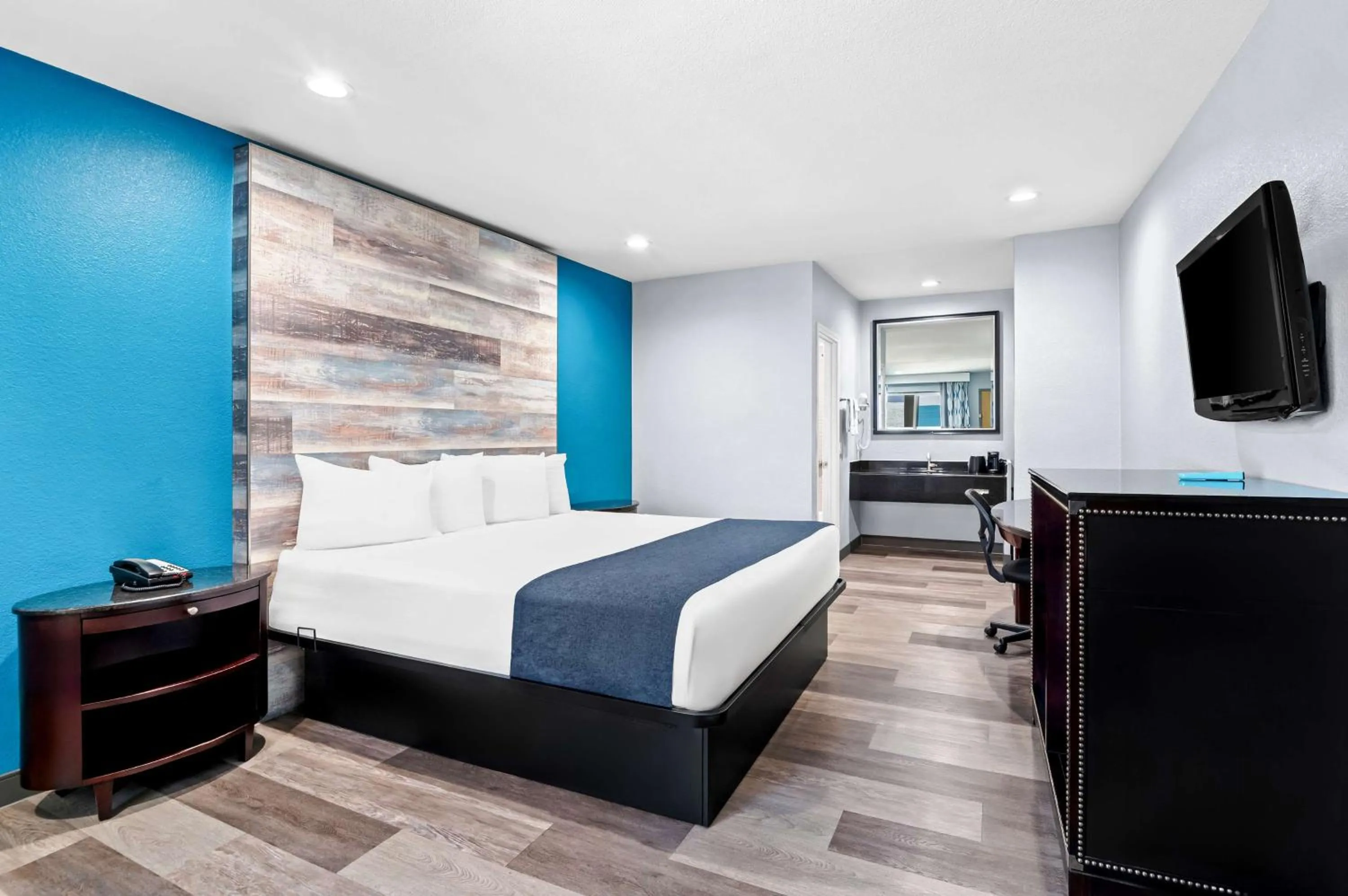 Bedroom, Bed in SureStay Hotel by Best Western Buena Park Anaheim