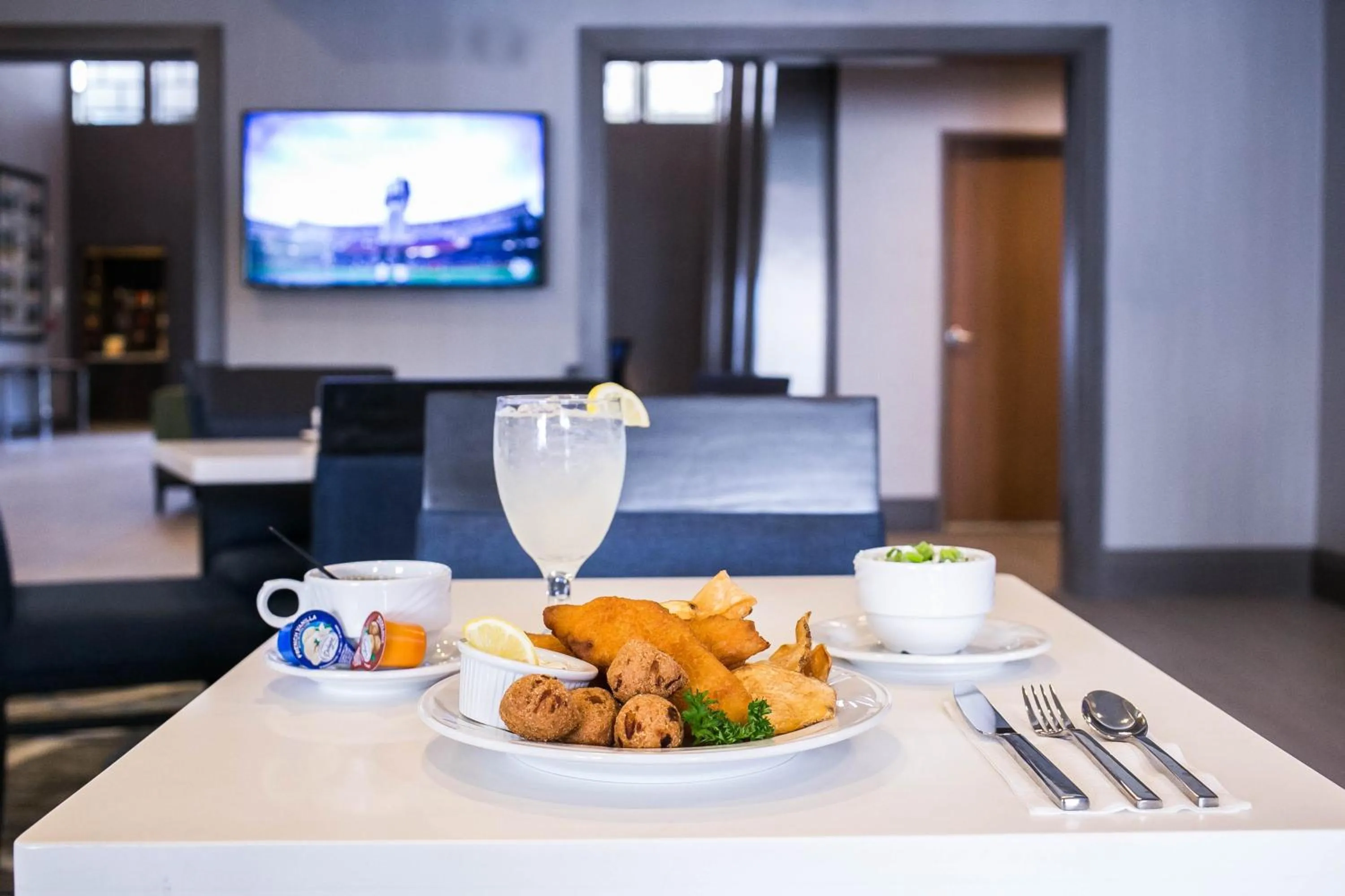 Restaurant/places to eat in Holiday Inn Longview - North by IHG