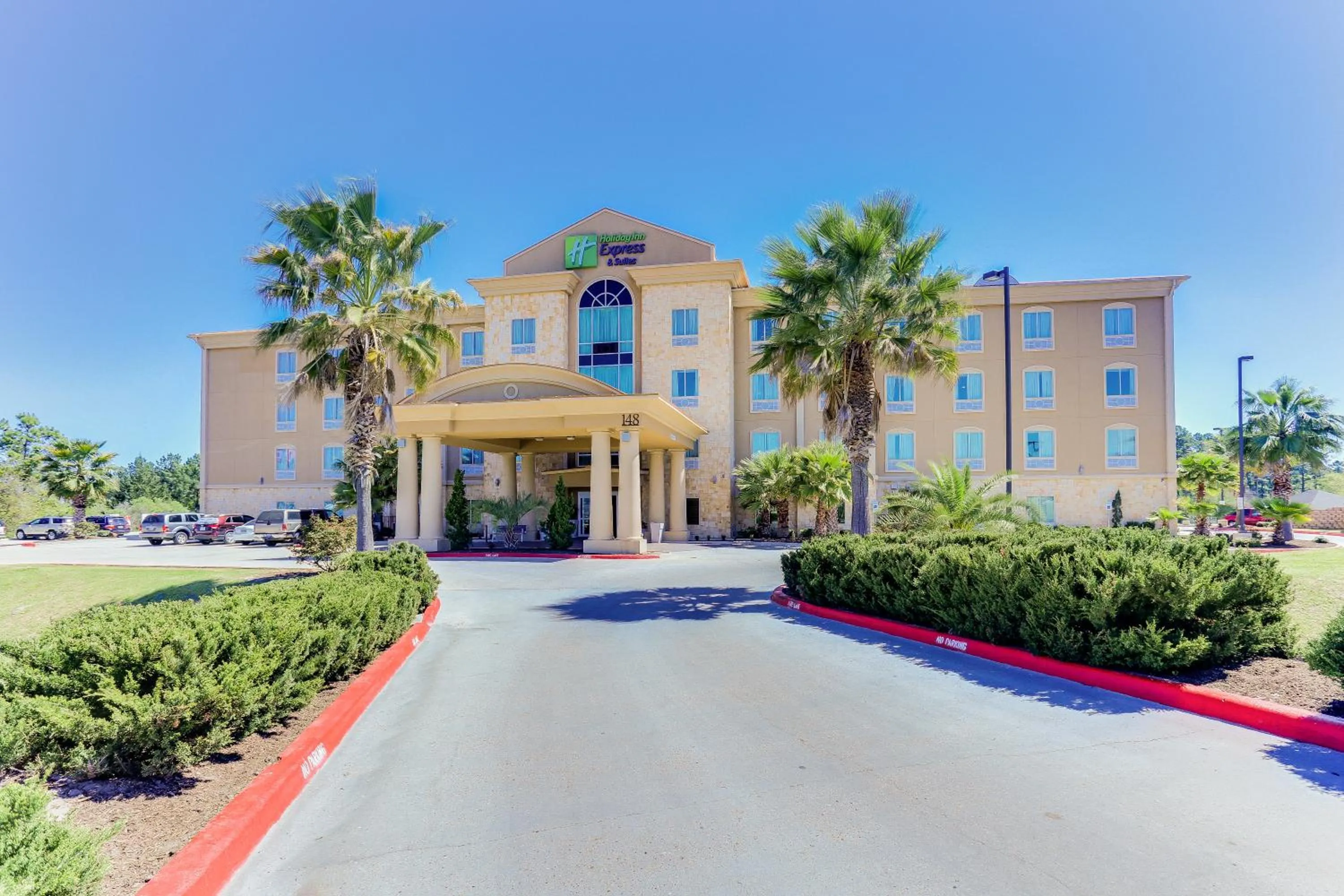 Property building in Holiday Inn Express Hotel & Suites Huntsville by IHG