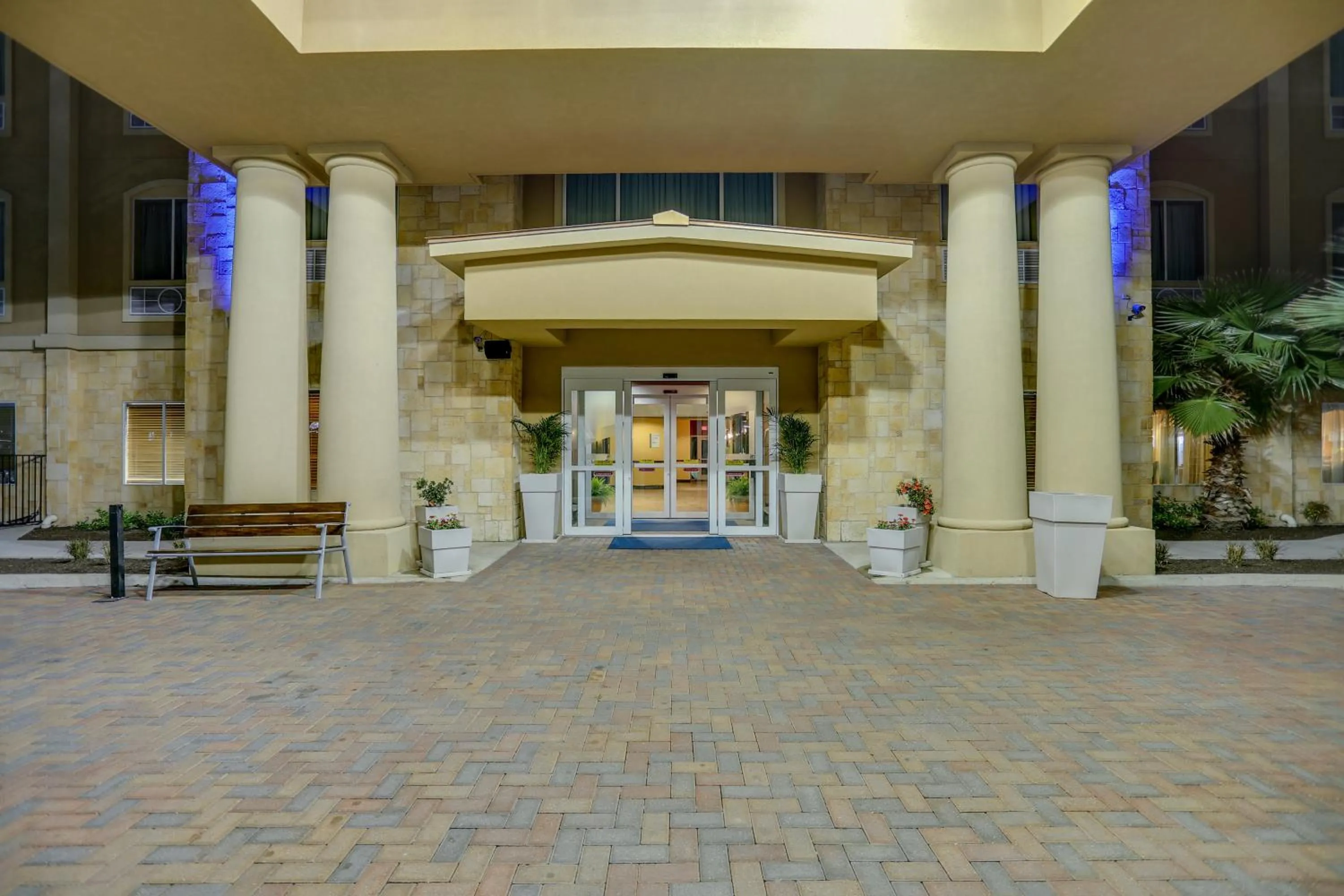 Property building in Holiday Inn Express Hotel & Suites Huntsville by IHG