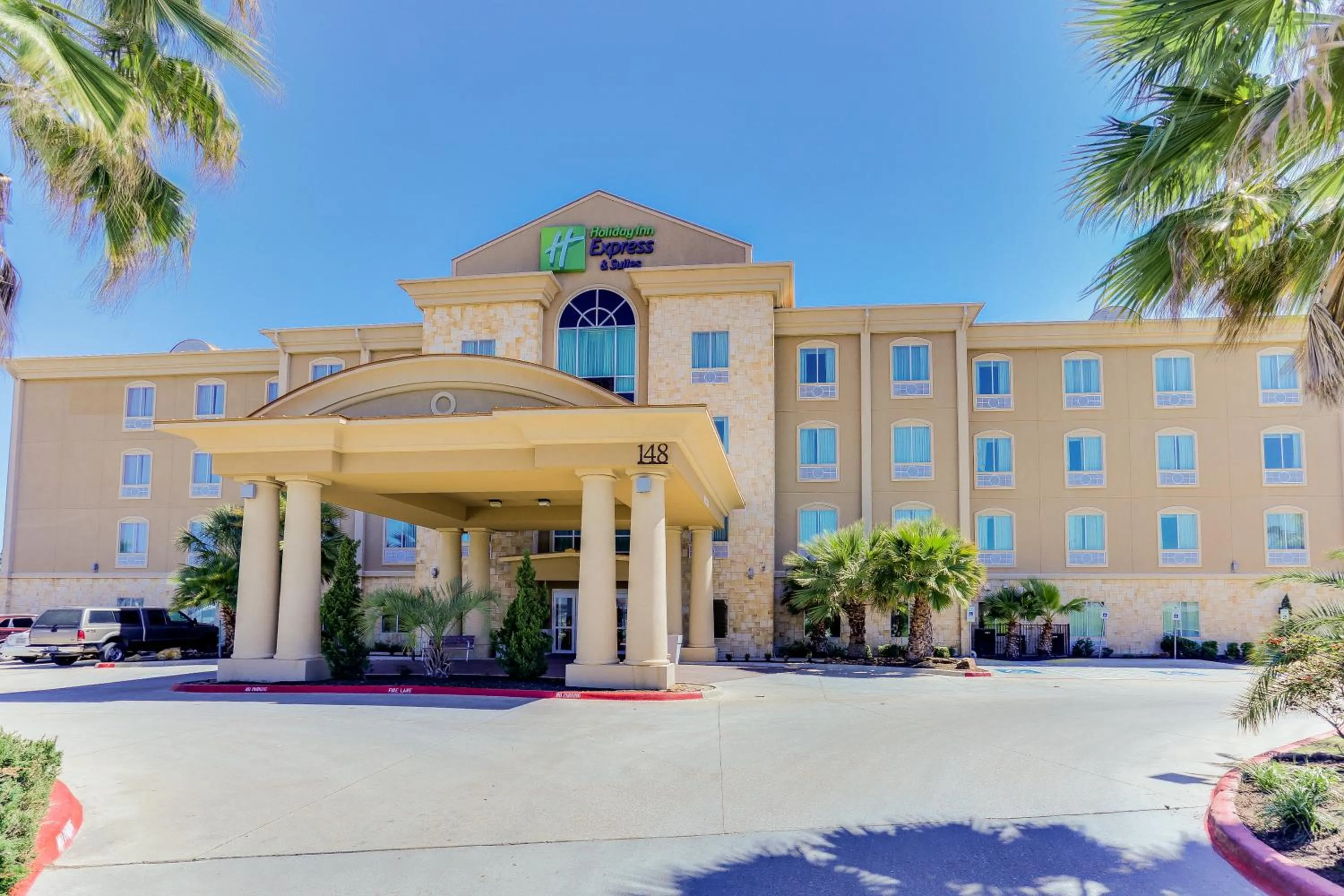 Property building in Holiday Inn Express Hotel & Suites Huntsville by IHG