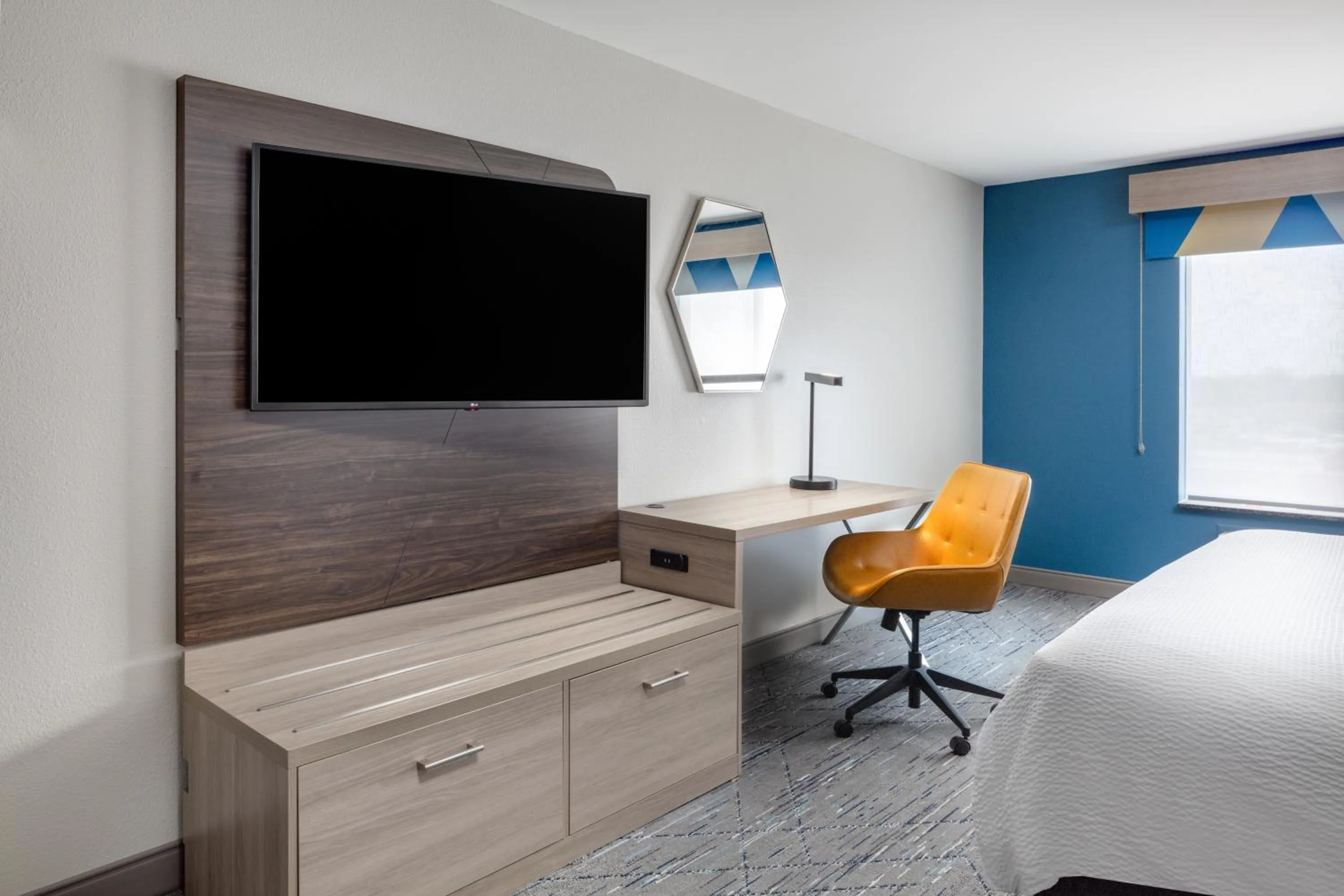 Bed in Holiday Inn Express Kearney by IHG