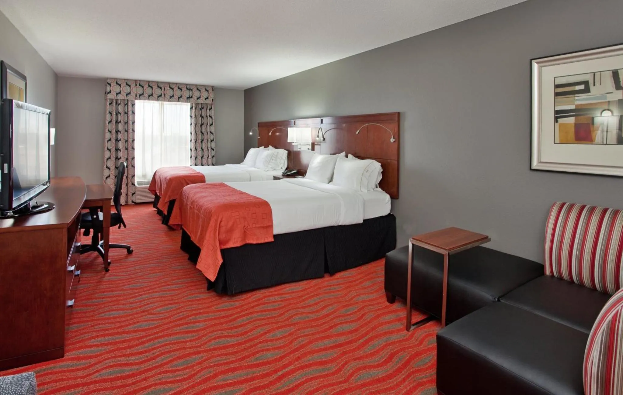 Photo of the whole room, Bed in Holiday Inn Express Kearney by IHG