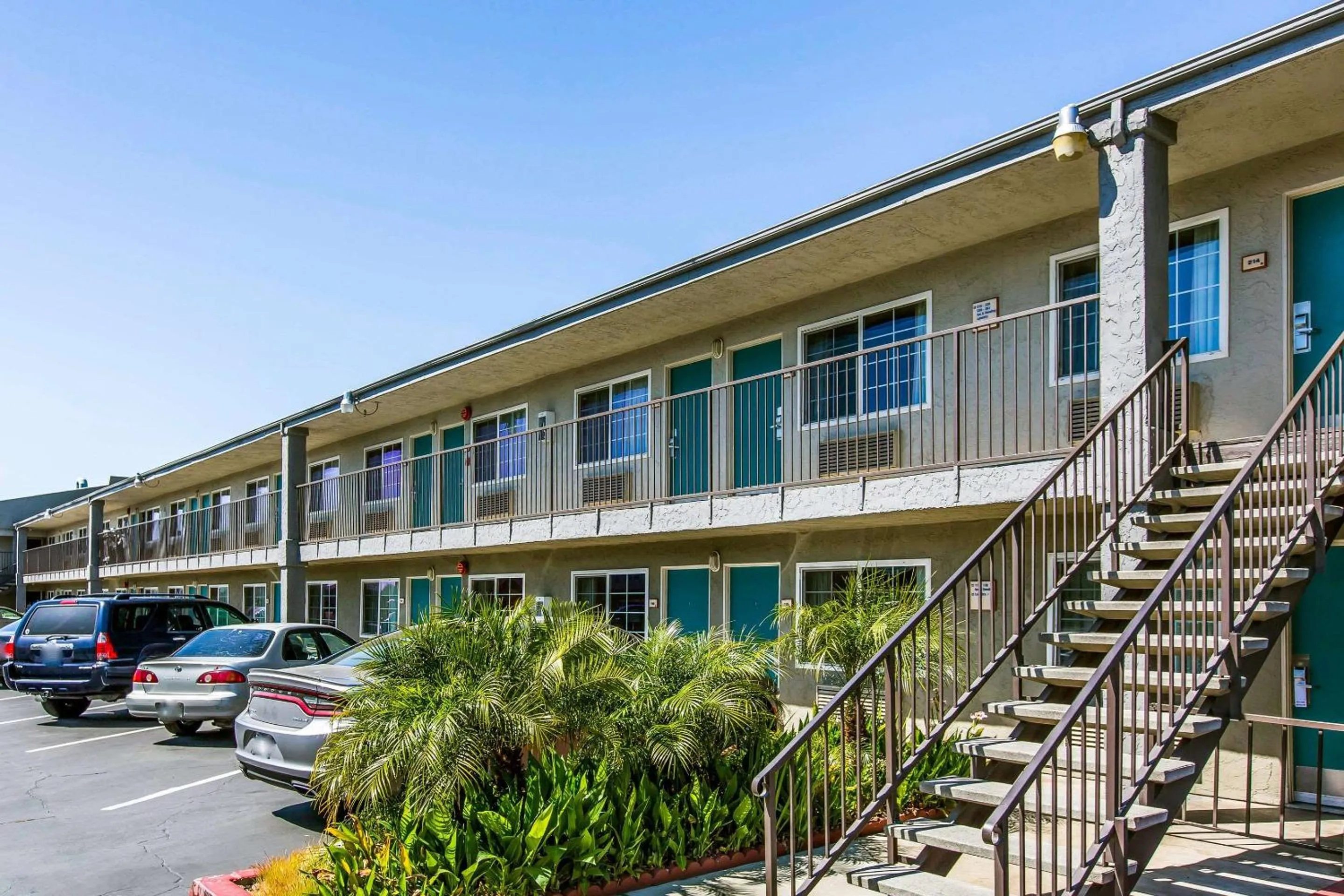 Property building in Rodeway Inn Ontario Mills Mall