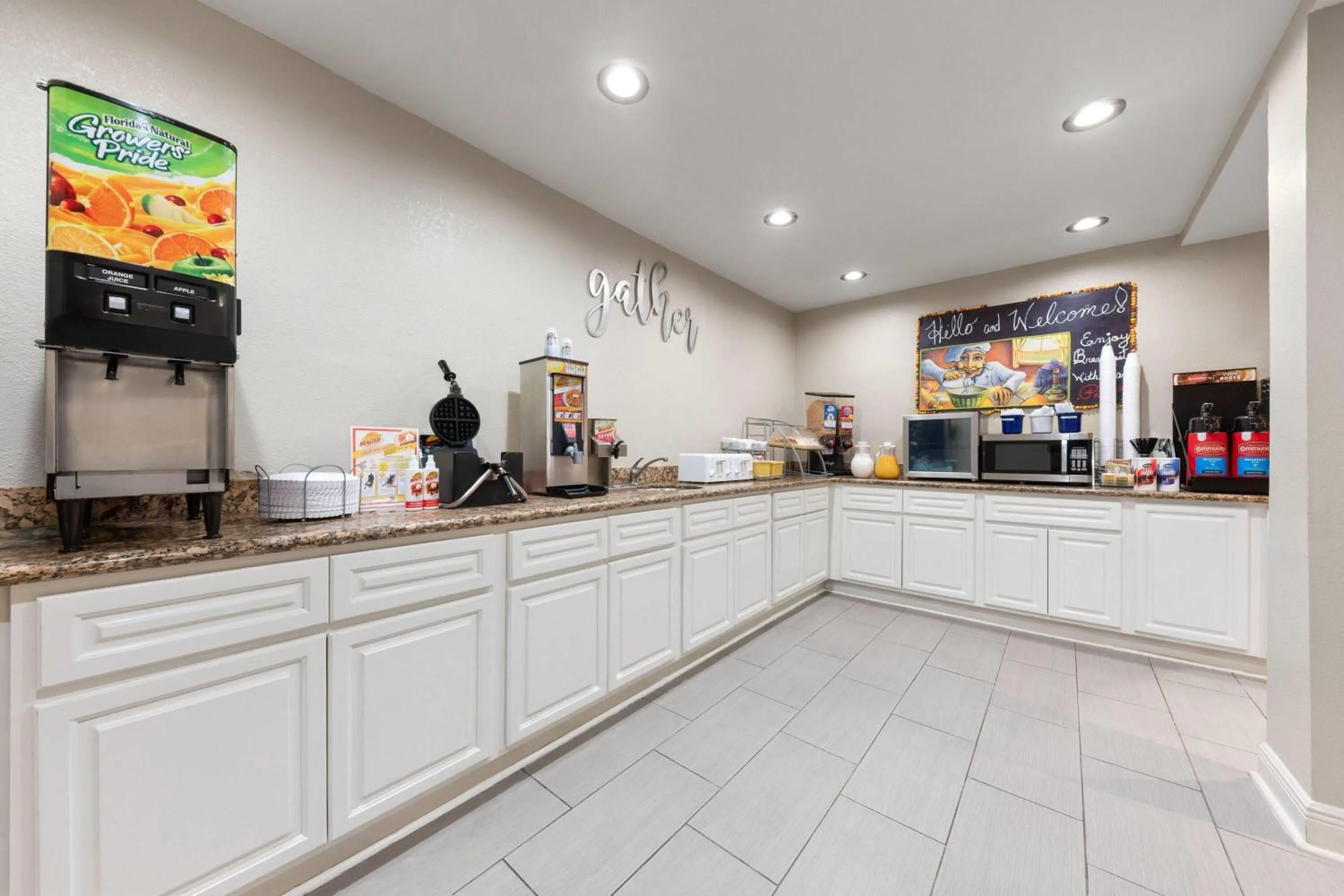 Breakfast in Super 8 by Wyndham New Orleans