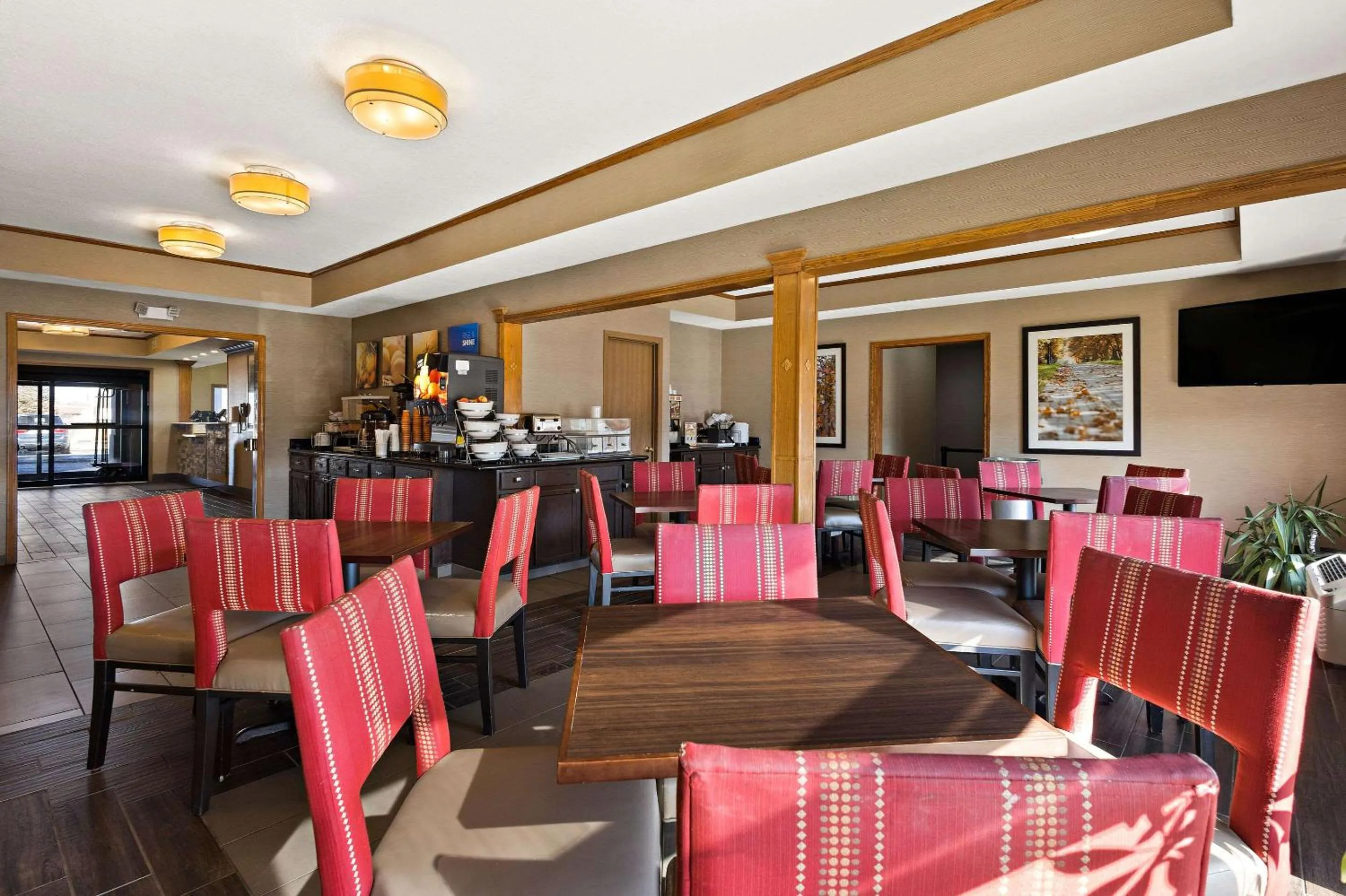 Breakfast in Comfort Inn Huntington Near University