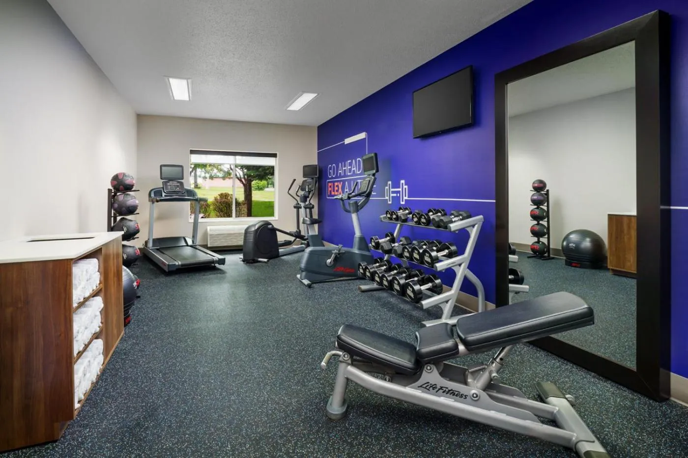 Fitness centre/facilities in Holiday Inn Express Irondequoit by IHG