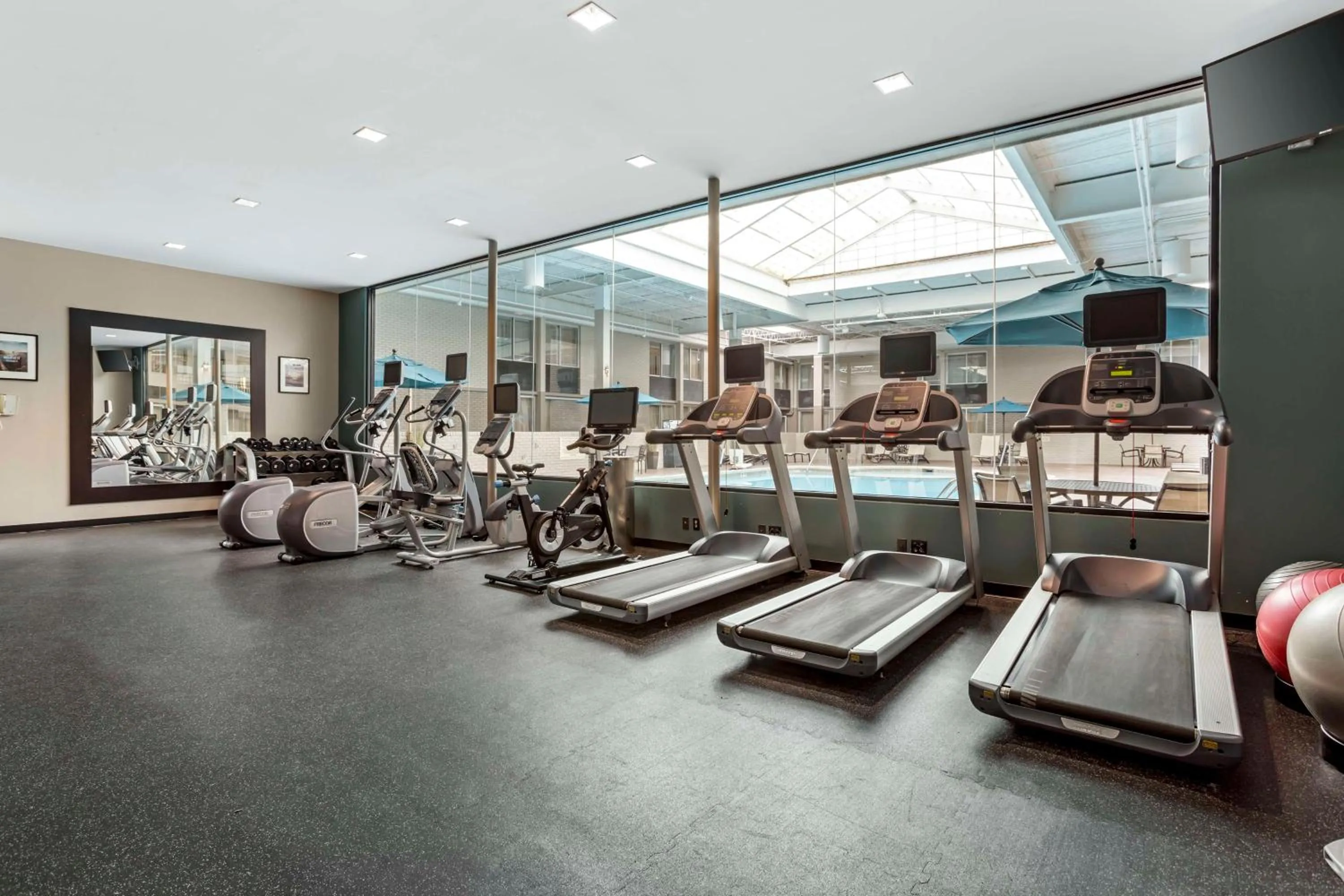 Fitness centre/facilities in Best Western Plus Kingston Hotel and Conference Center