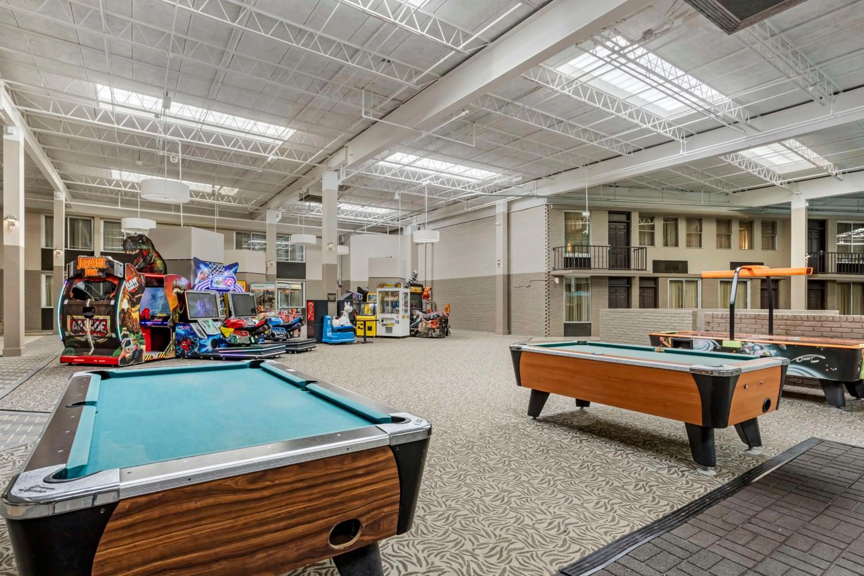 Property building in Best Western Plus Kingston Hotel and Conference Center