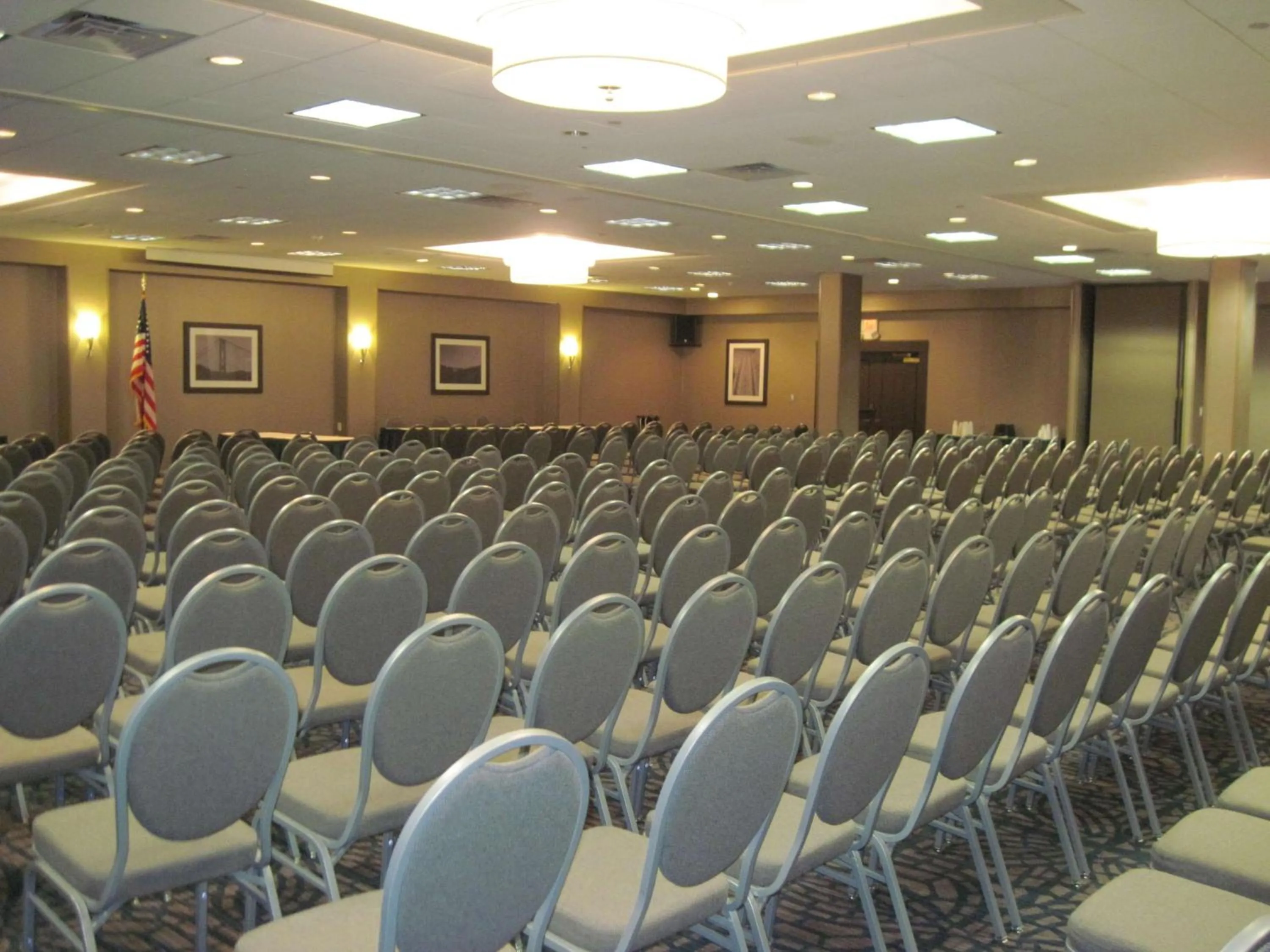 Meeting/conference room in Best Western Plus Kingston Hotel and Conference Center