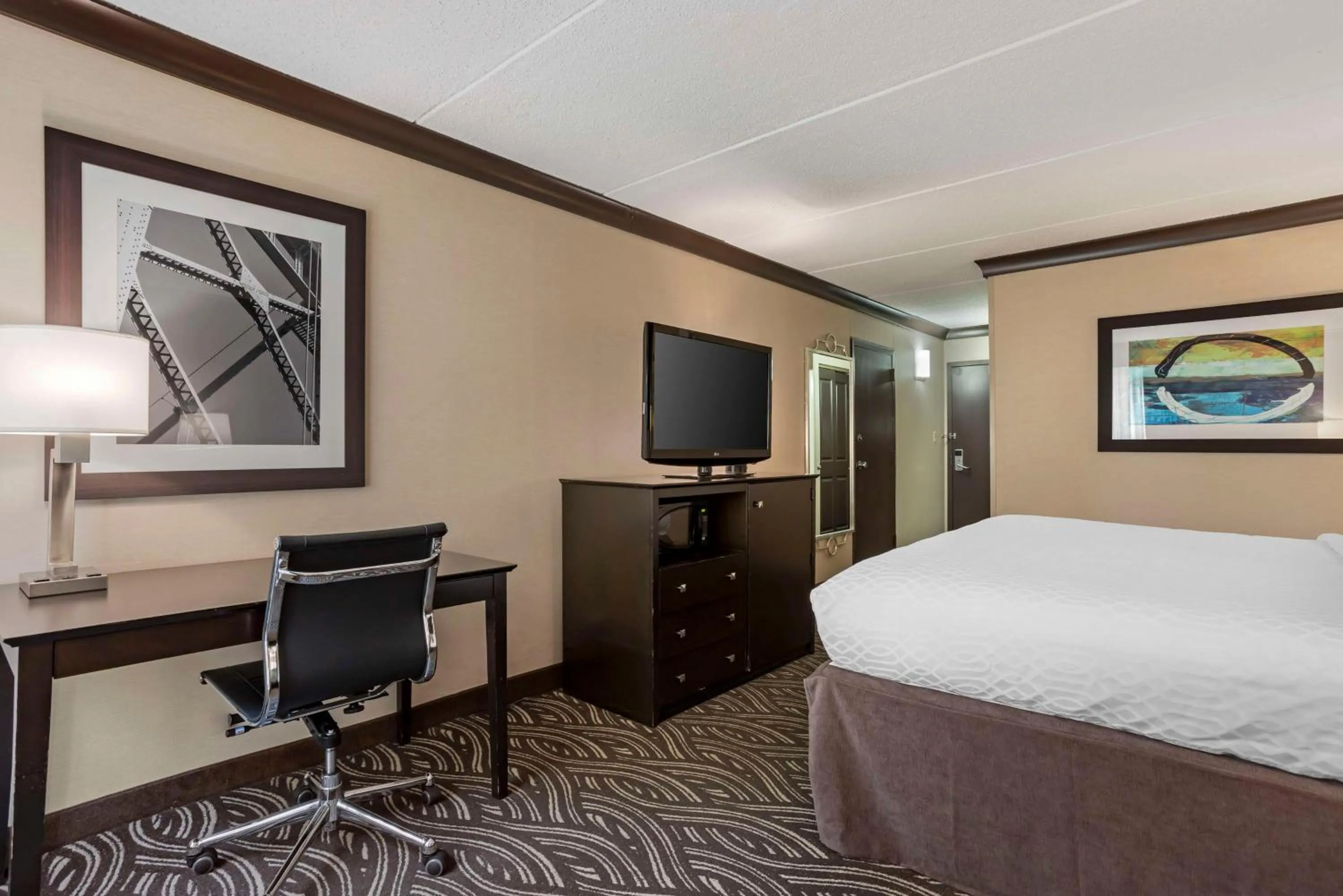 Bedroom, Bed in Best Western Plus Kingston Hotel and Conference Center