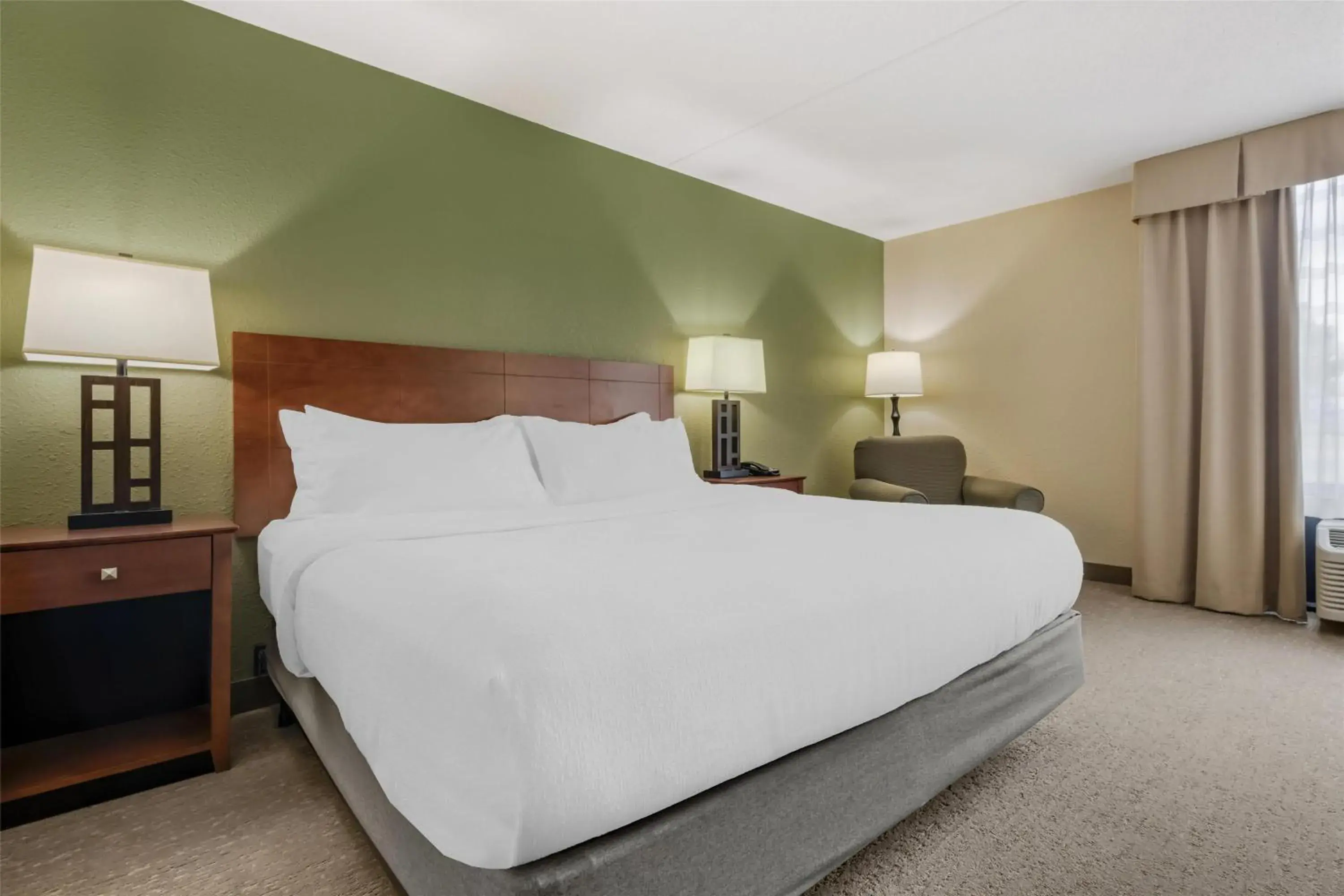 King Room - Disability Access in Best Western Fairmont King Room - Disability Access in Best Western Fairmont