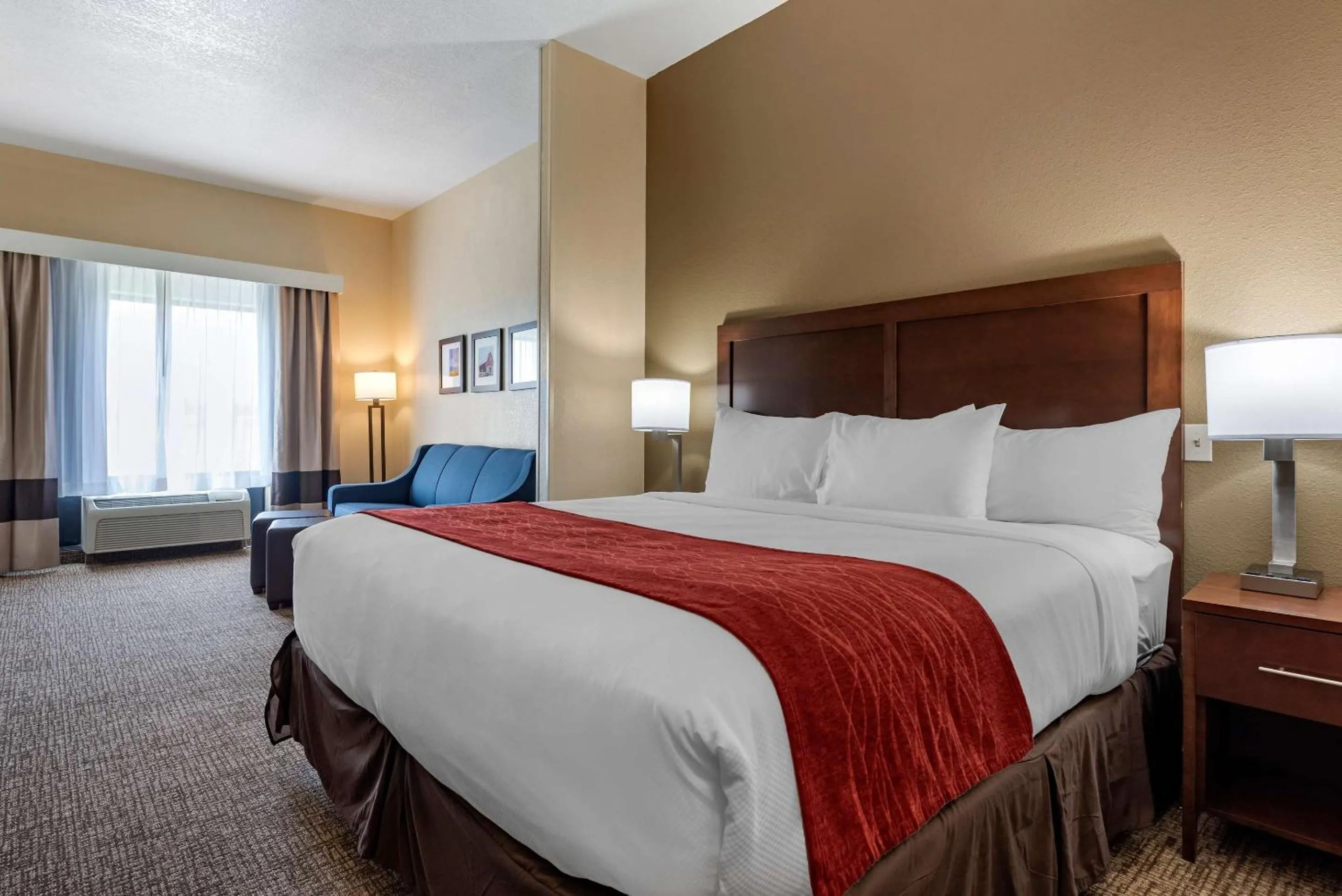 Bedroom, Bed in Comfort Inn & Suites Goodland