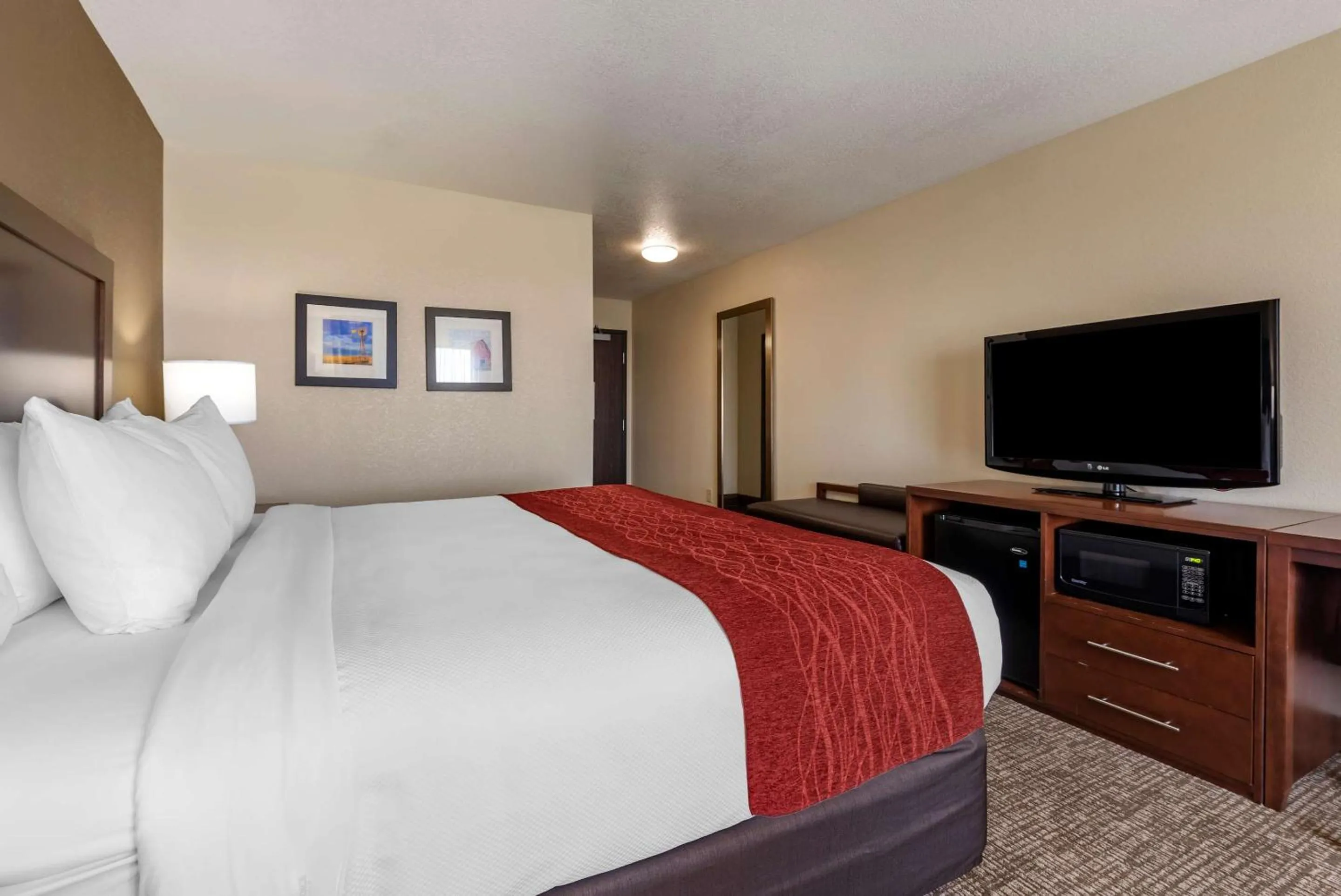 Bedroom, Bed in Comfort Inn & Suites Goodland