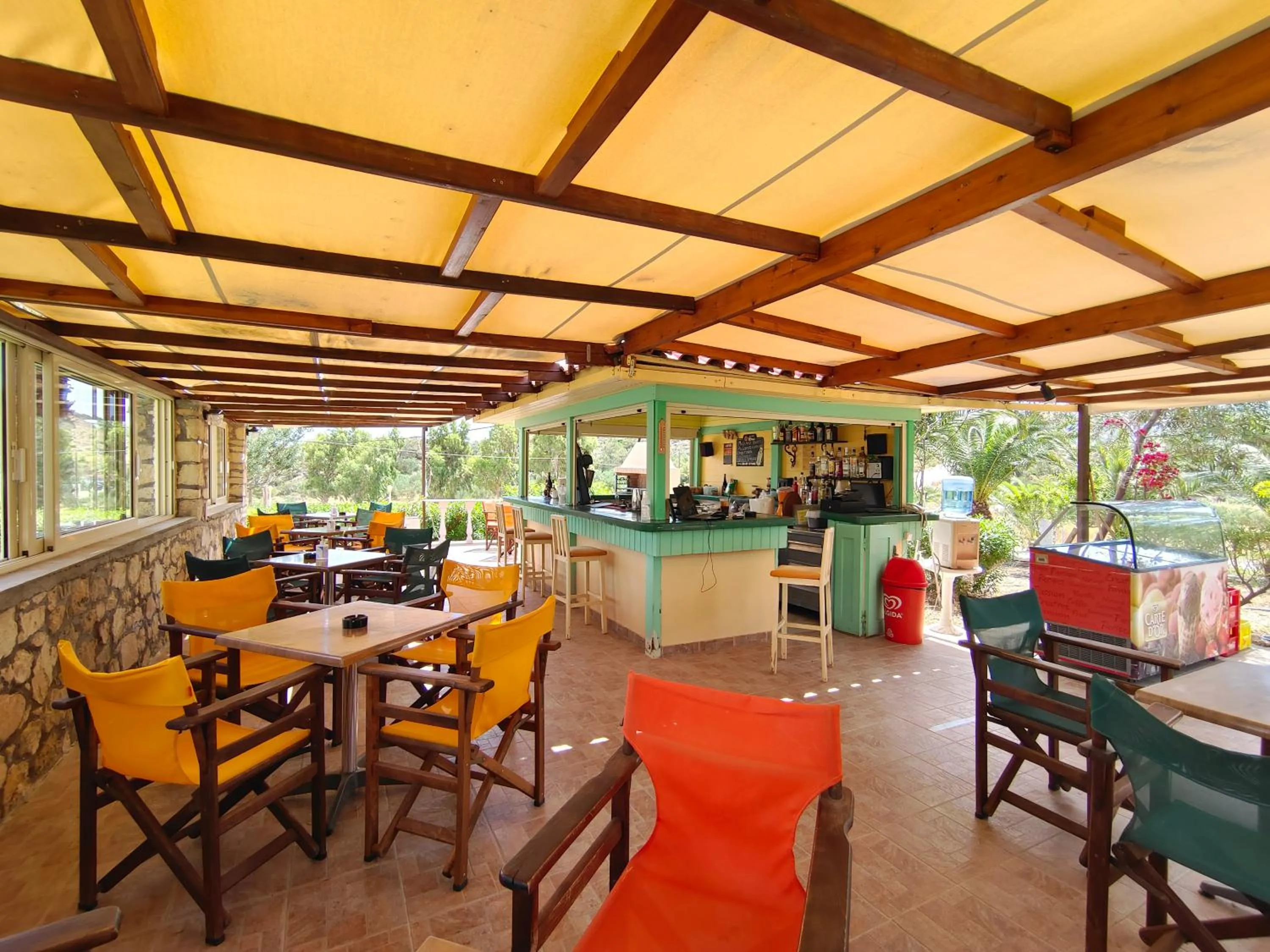 Lounge or bar in Alex