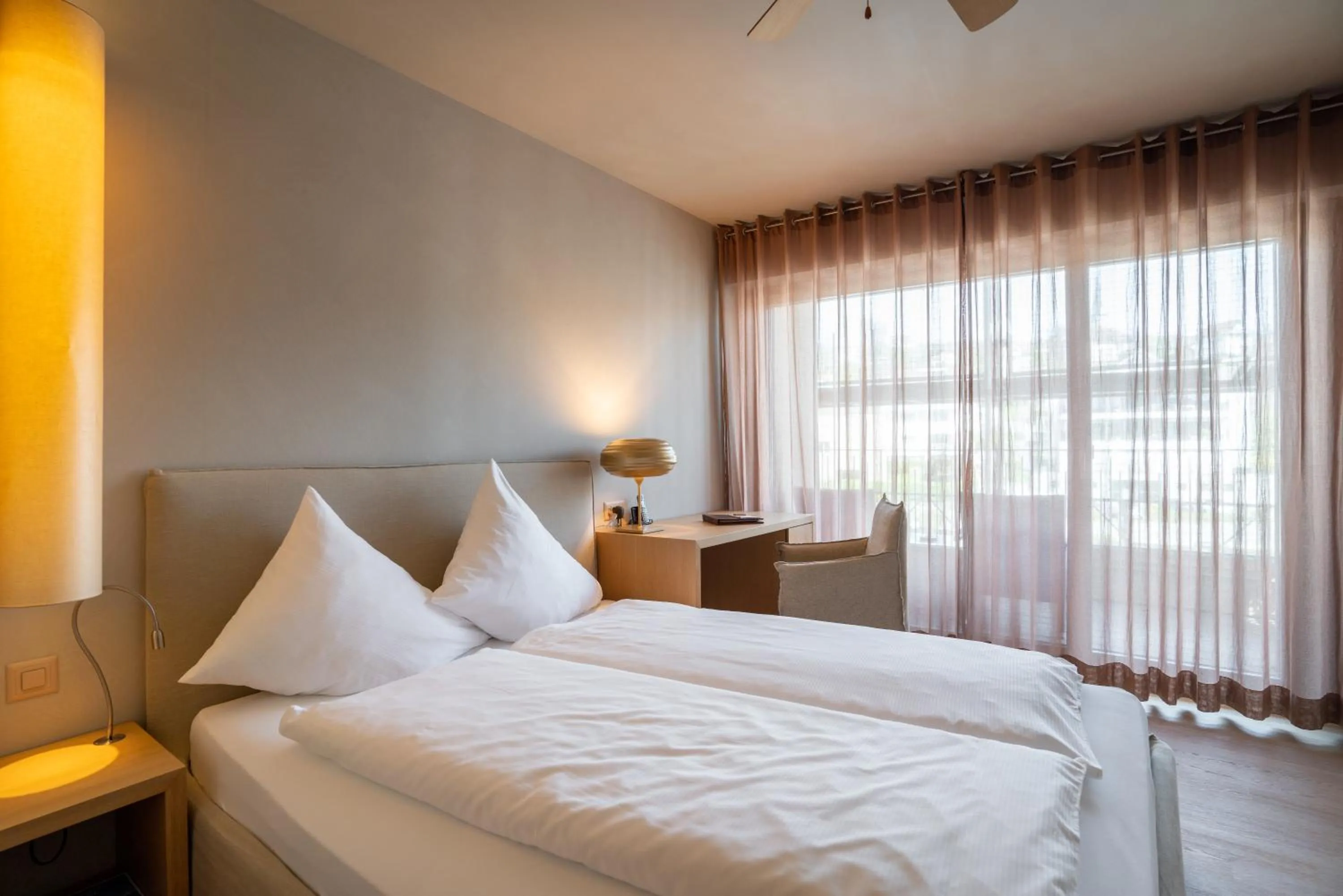 Photo of the whole room, Bed in Sonne Seehotel