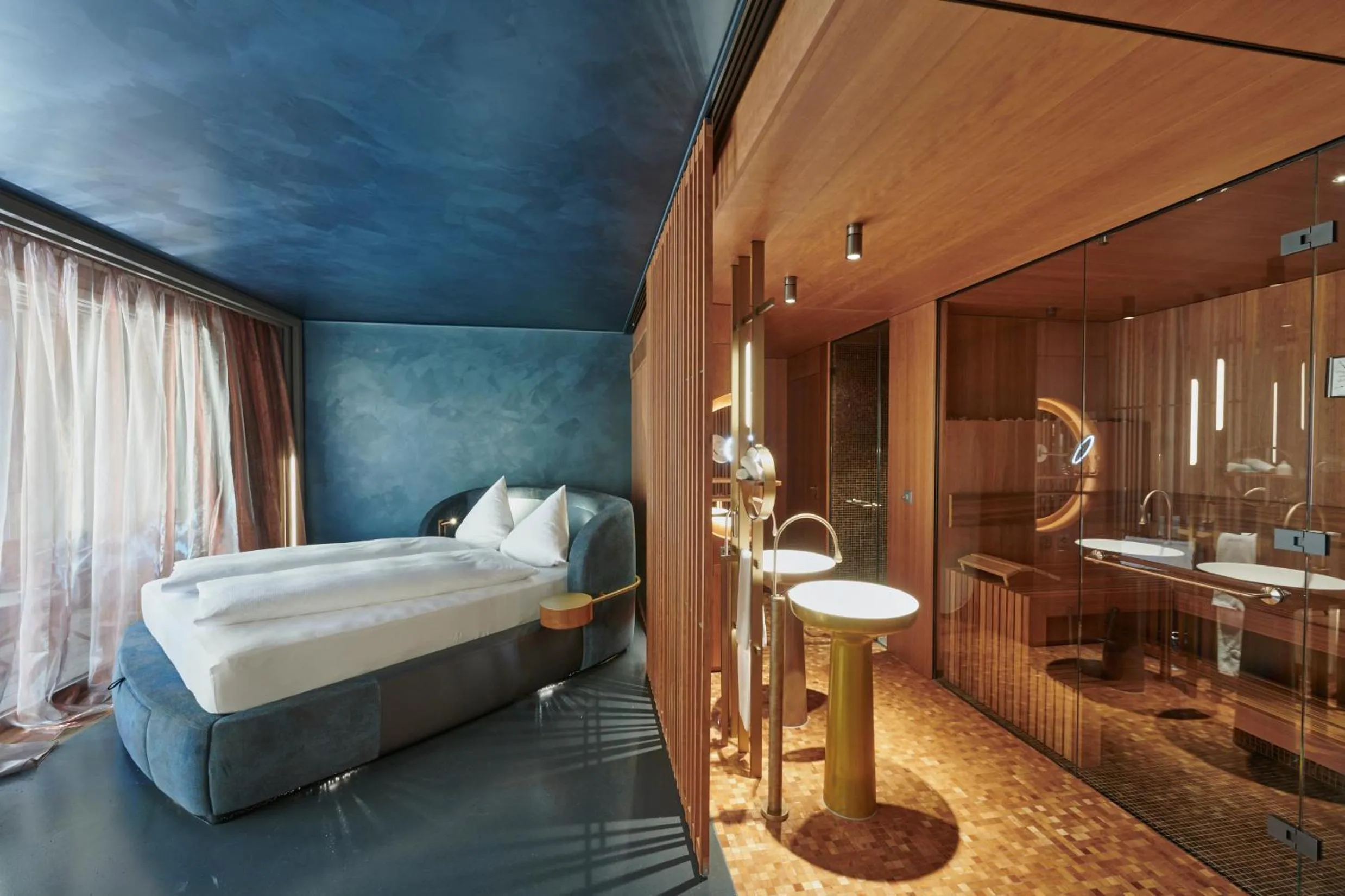 Photo of the whole room, Bed in Sonne Seehotel