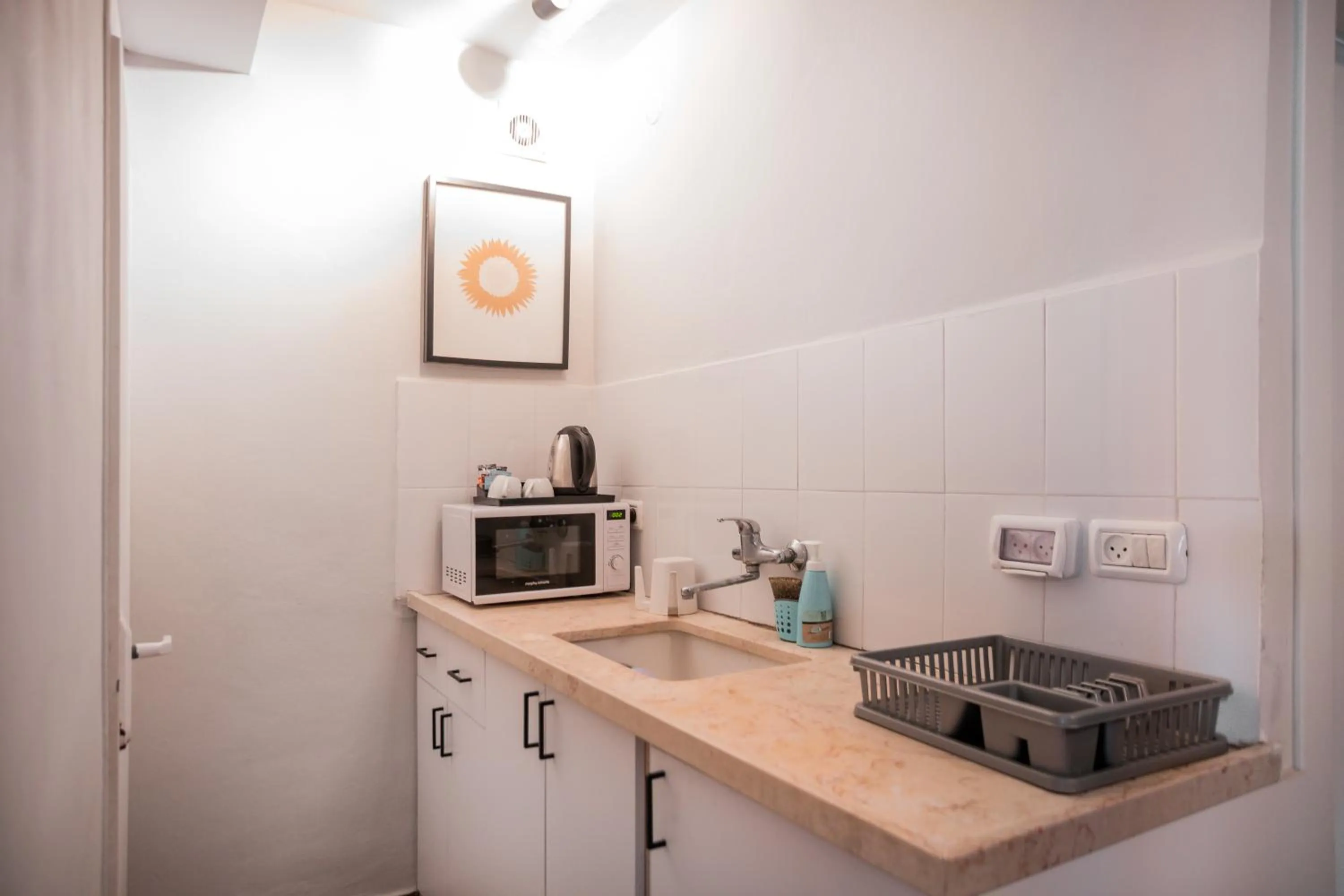 Coffee/tea facilities in Avital Hotel